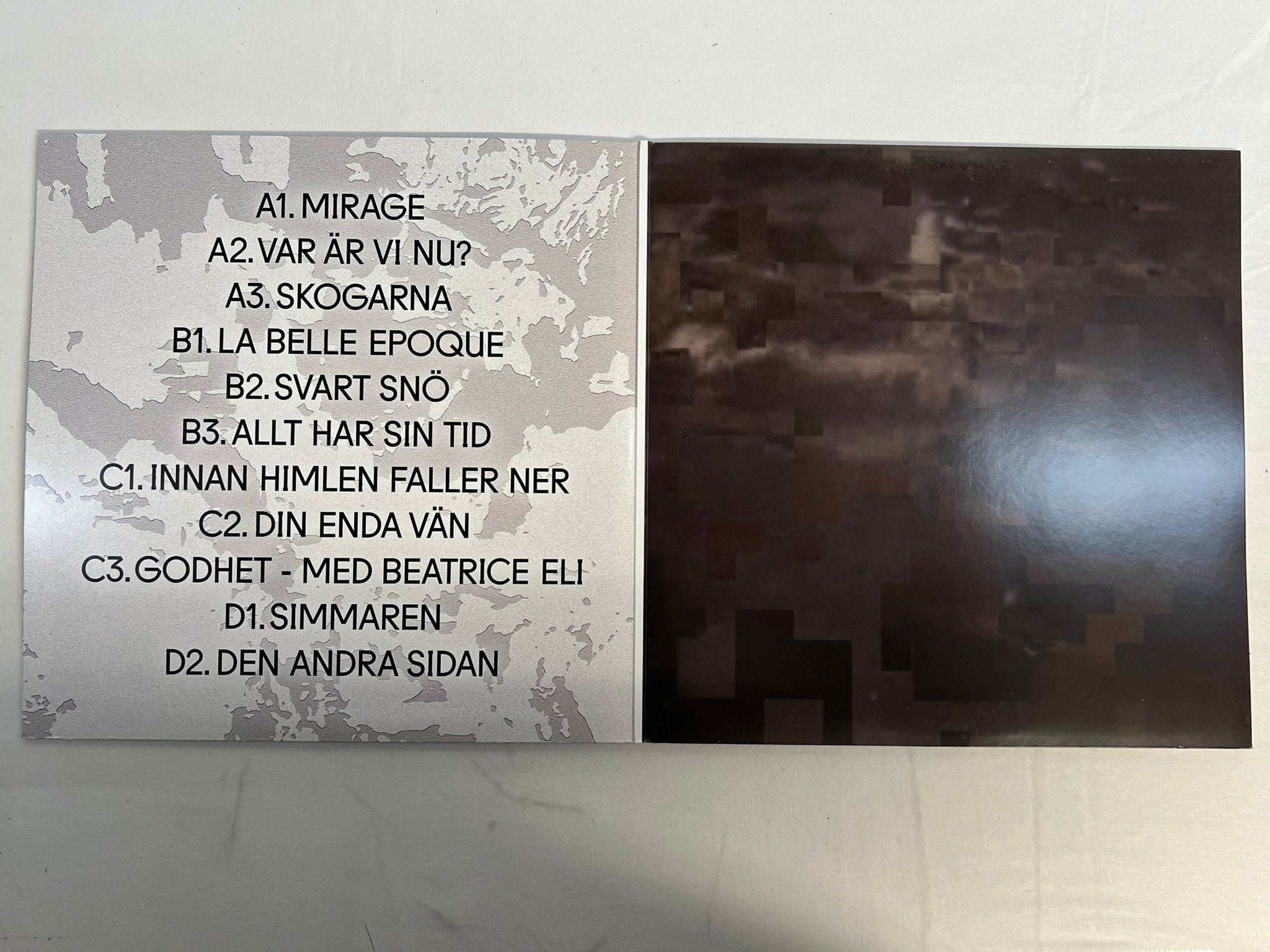 Omslagsbild för skivan KENT Tigerdrottningen 2xLP 2014 SONET 060253777140