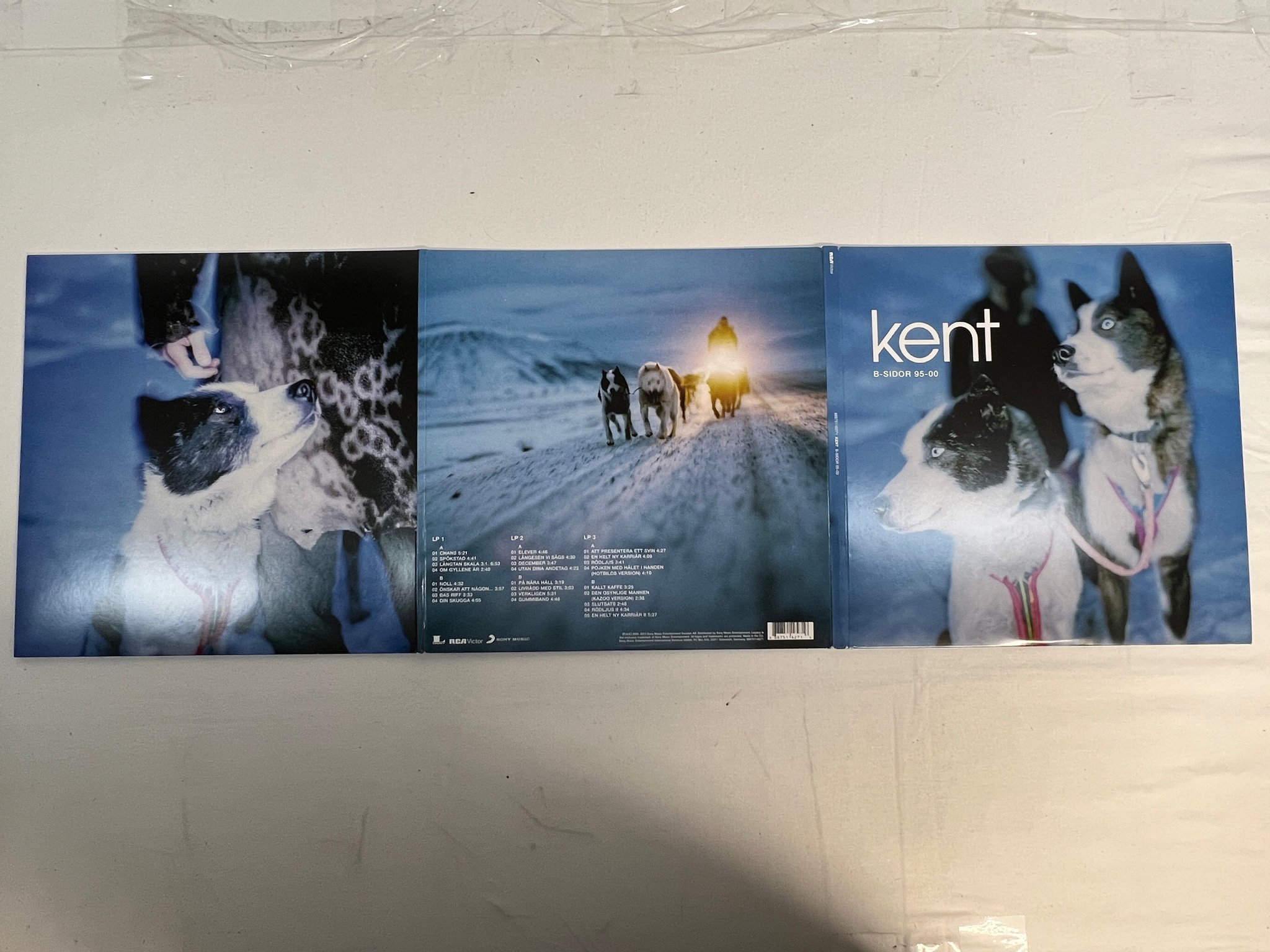 Omslagsbild för skivan KENT B-Sidor 95-00 3xLP re 2015 LEGACY 88875116271 