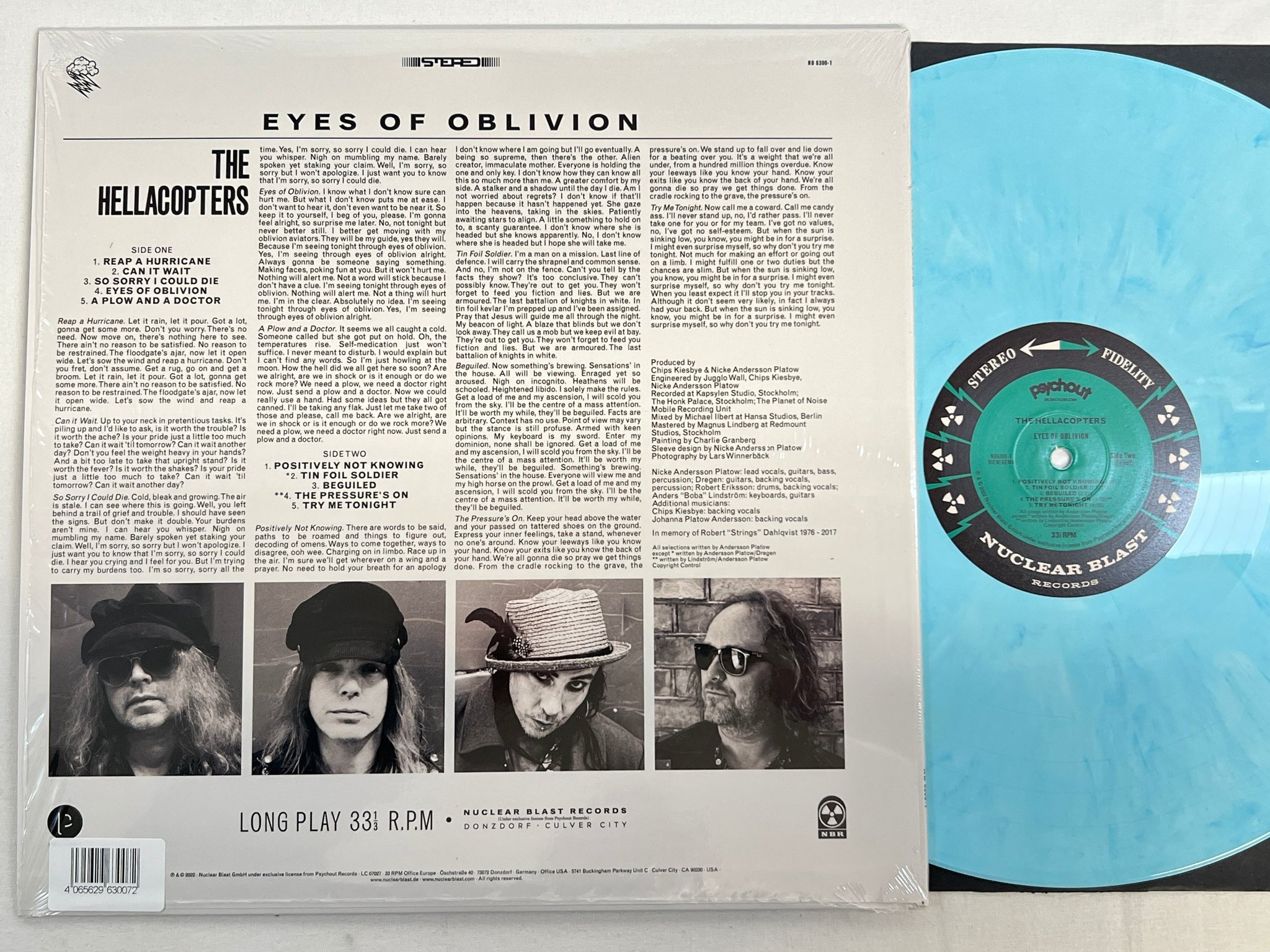 Omslagsbild för skivan THE HELLACOPTERS Eyes Of Oblivion LP 2022 White / Sky Blue Marbled