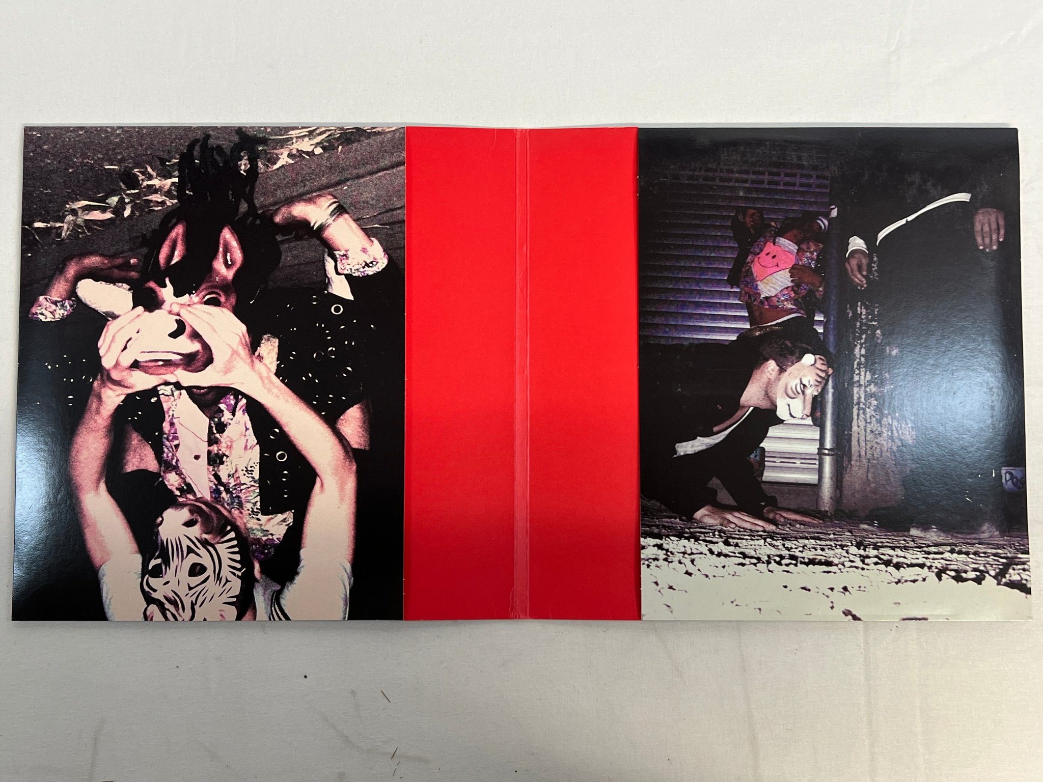 Omslagsbild för skivan KENT röd 3x10"VINYL + BOOKLET  ( no box, USB stick or cd)