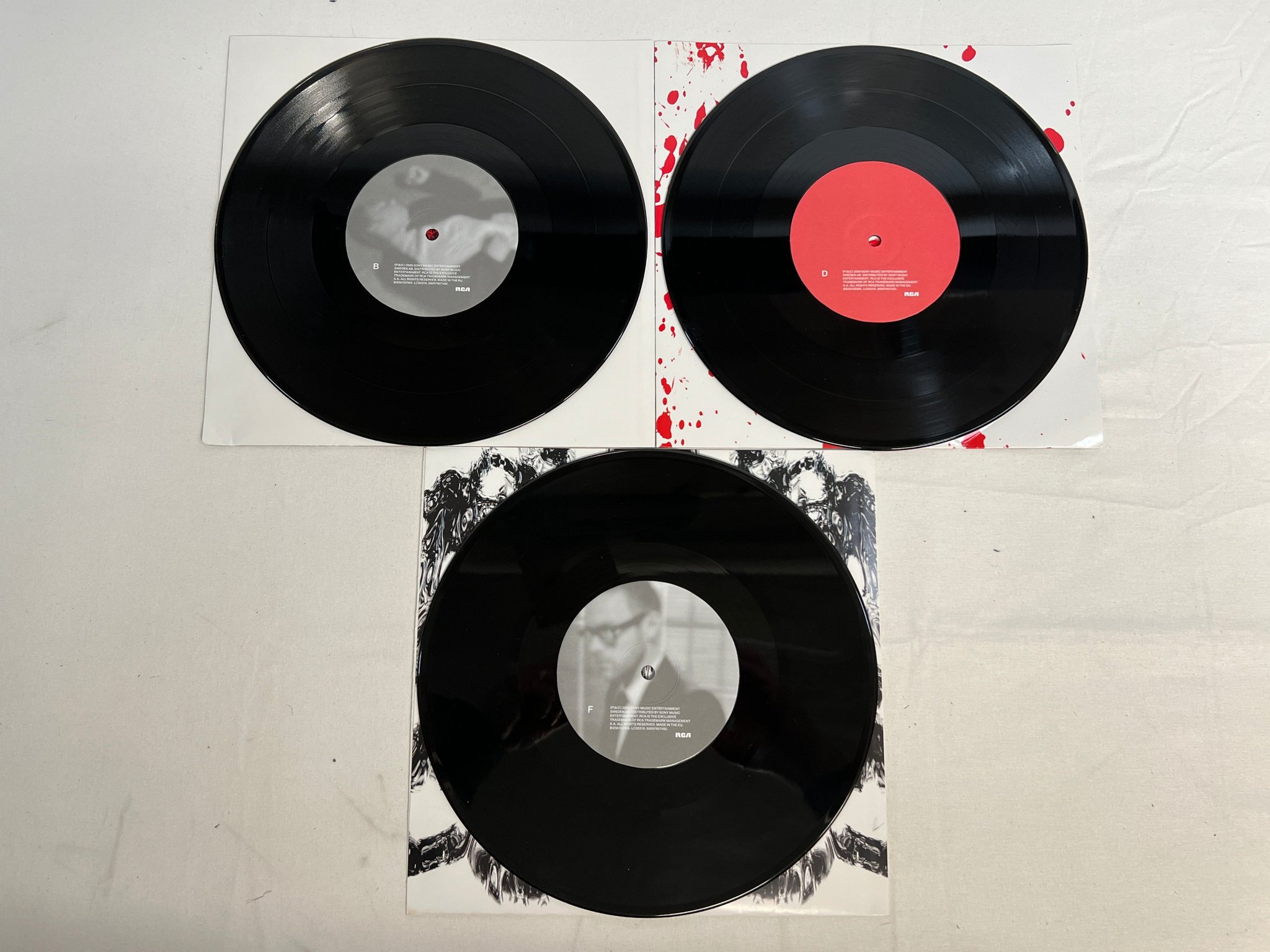 Omslagsbild för skivan KENT röd 3x10"VINYL + BOOKLET  ( no box, USB stick or cd)