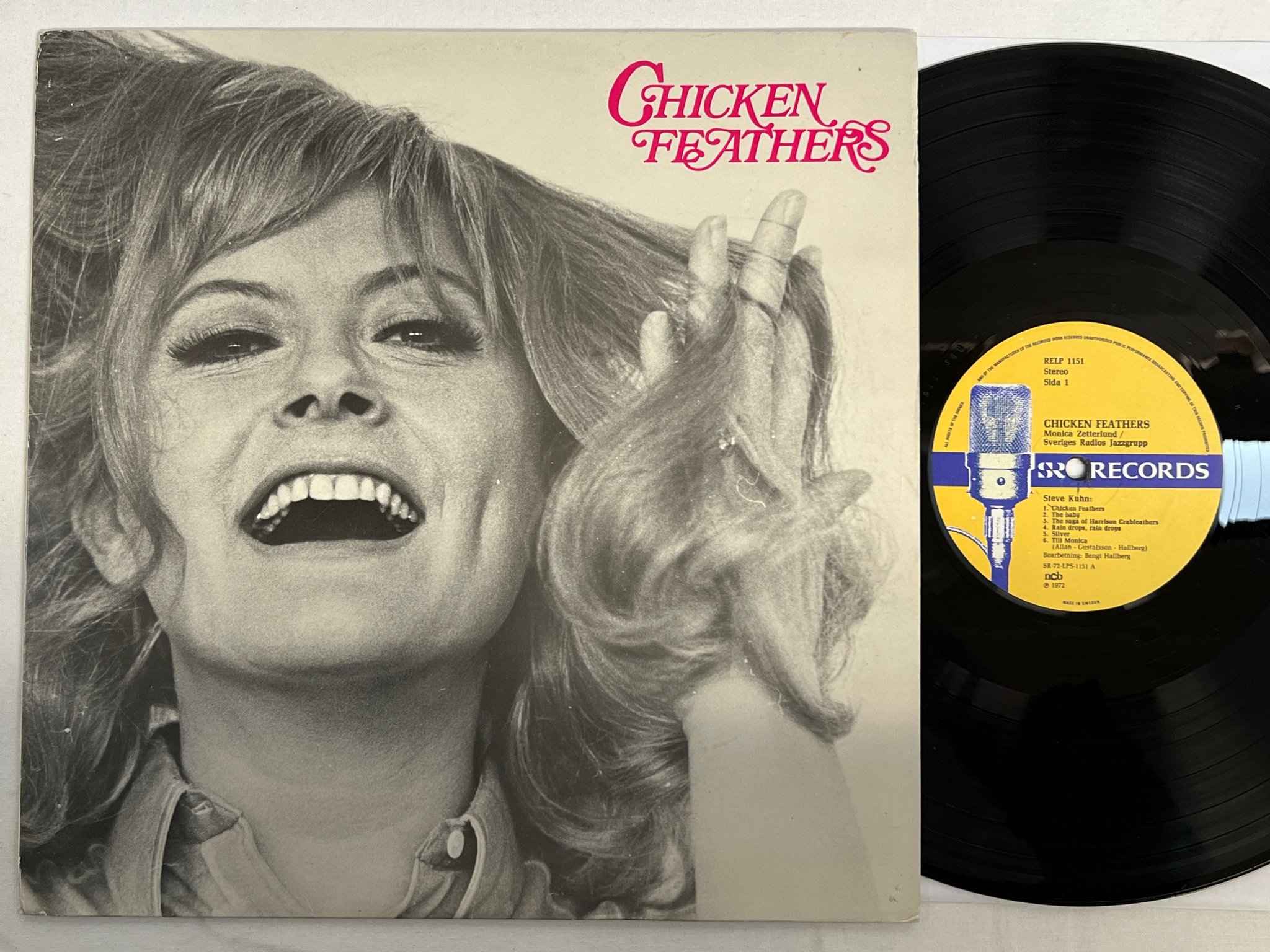Omslagsbild för skivan MONICA ZETTERLUND chicken feathers LP -72 ncb SR RELP 1151 funky jazz