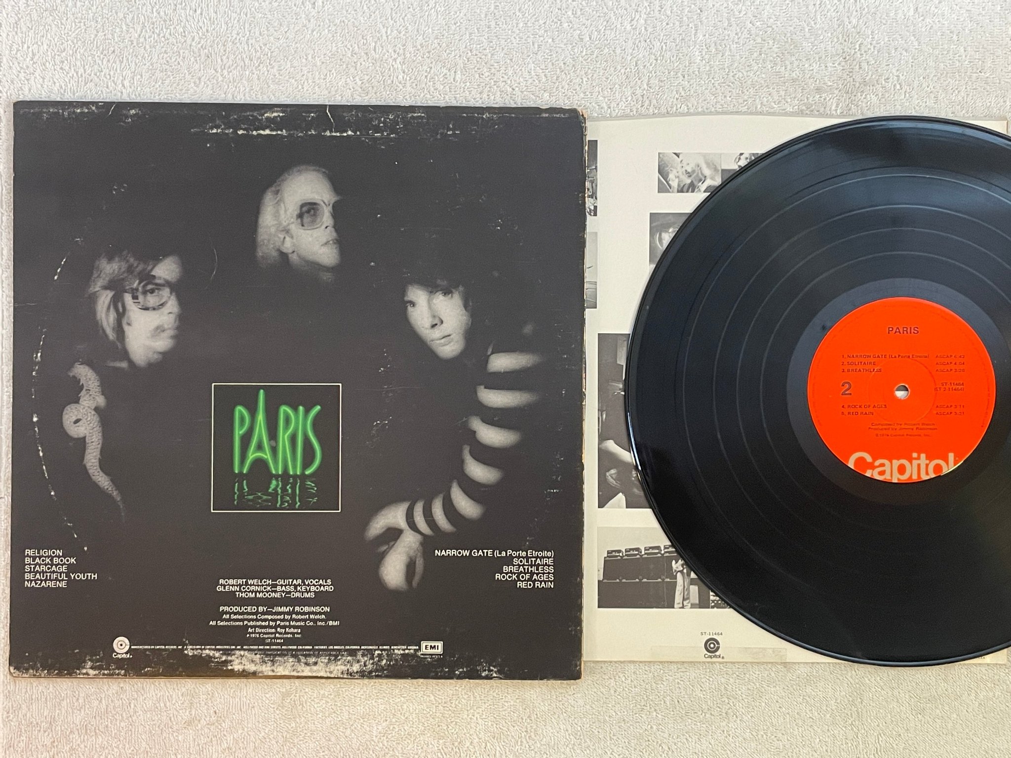 Omslagsbild för skivan PARIS s/t LP -76 US CAPITOL SR 11464 hard rock