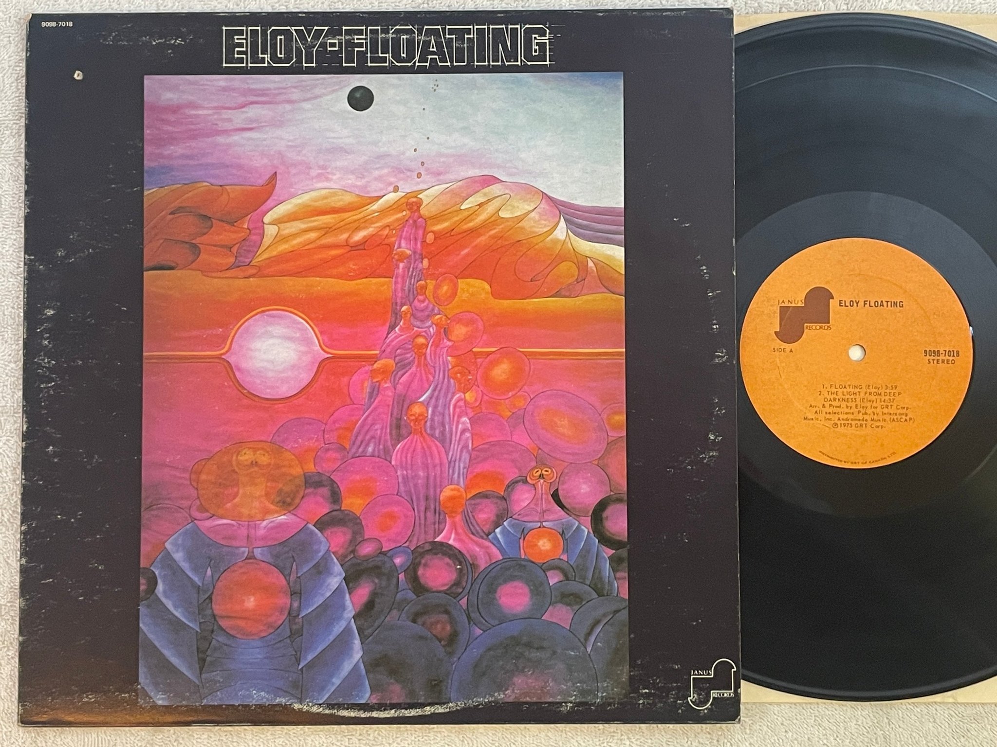 Omslagsbild för skivan ELOY floating LP -75 US JANUS 9098-7018