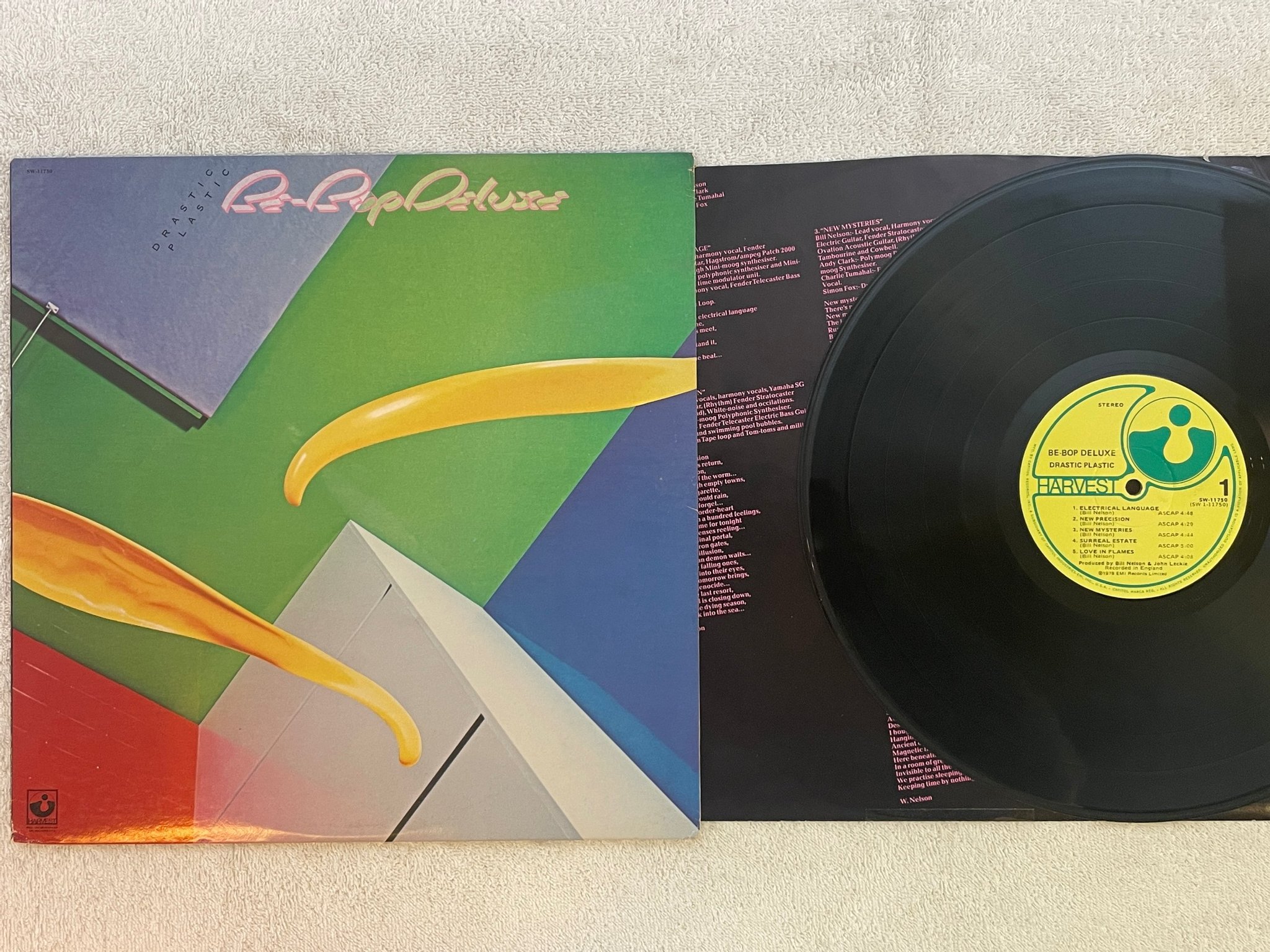 Omslagsbild för skivan BE-BOP DELUXE Drastic Plastic LP -78 US HARVEST SW-11750