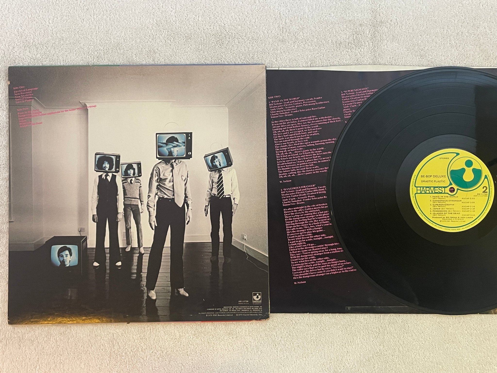 Omslagsbild för skivan BE-BOP DELUXE Drastic Plastic LP -78 US HARVEST SW-11750