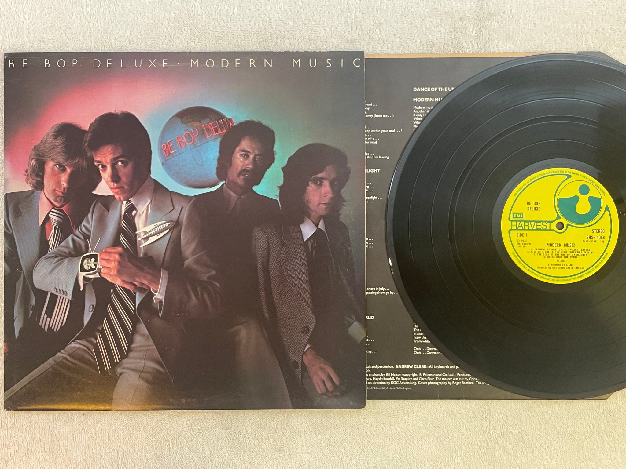 Omslagsbild för skivan BE-BOP DELUXE Modern Music LP -76 UK HARVEST SHSP 4058