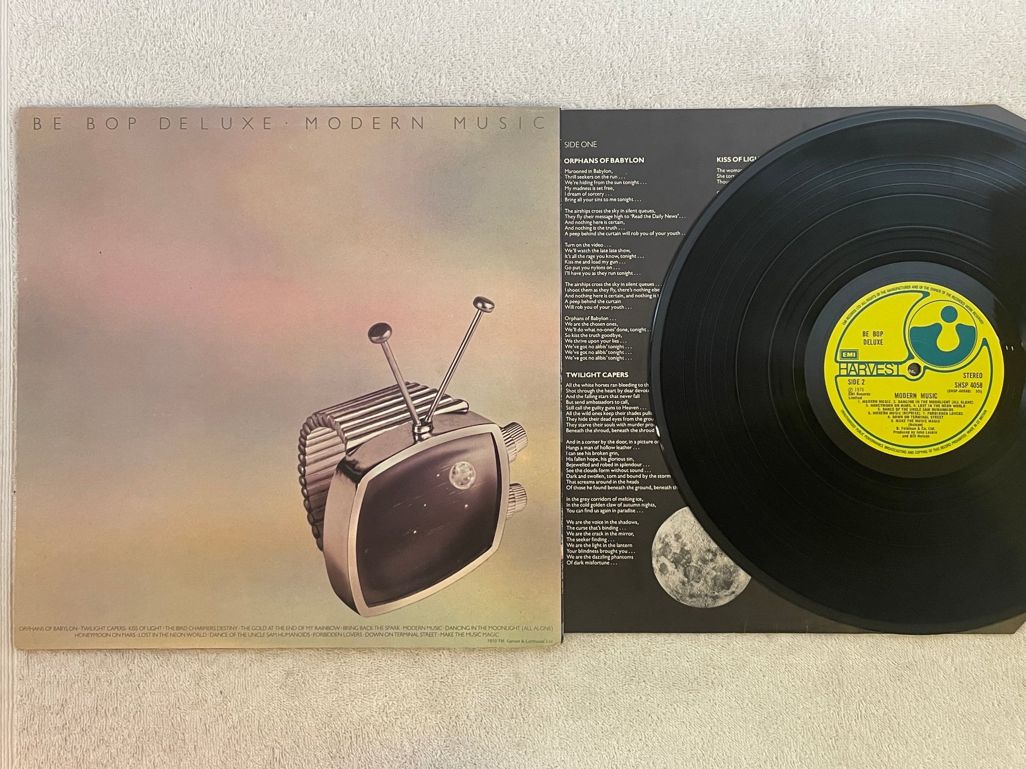 Omslagsbild för skivan BE-BOP DELUXE Modern Music LP -76 UK HARVEST SHSP 4058