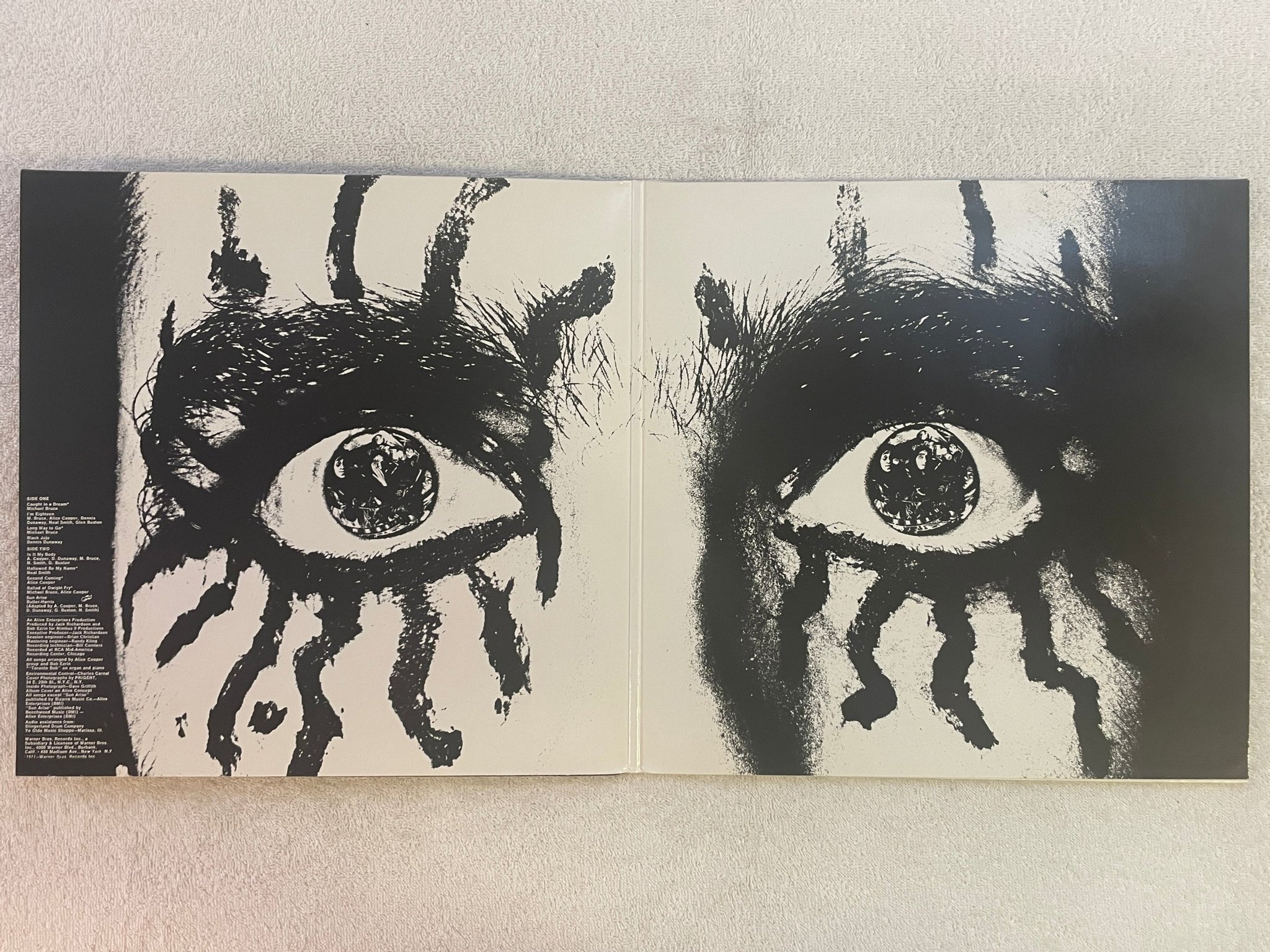 Omslagsbild för skivan ALICE COOPER love it to death LP re Ger WARNER K 46177