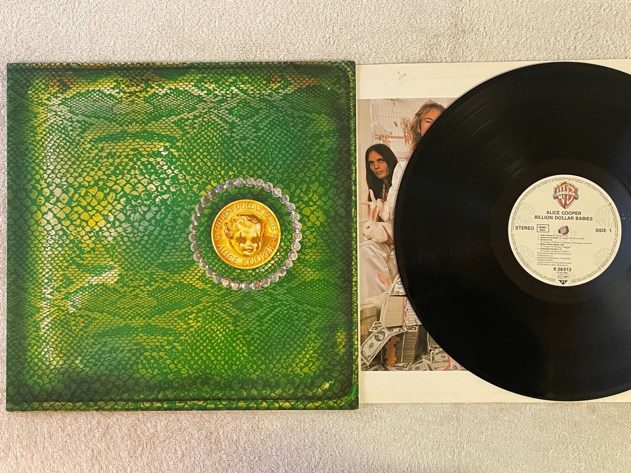 Omslagsbild för skivan ALICE COOPER billion dollar babies LP re Ger WARNER K 56013