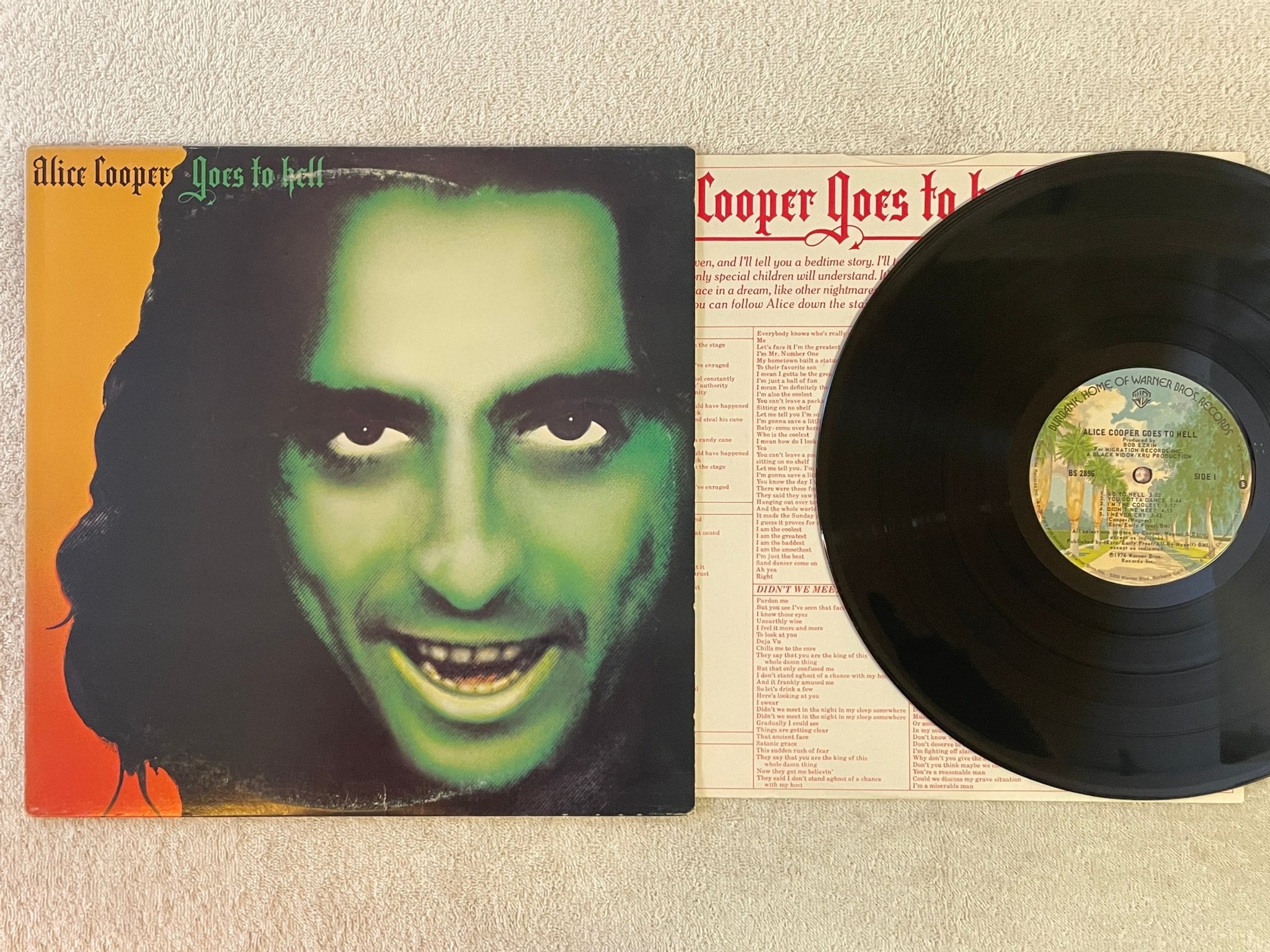 Omslagsbild för skivan ALICE COOPER goes to hell LP US WARNER BS 2896