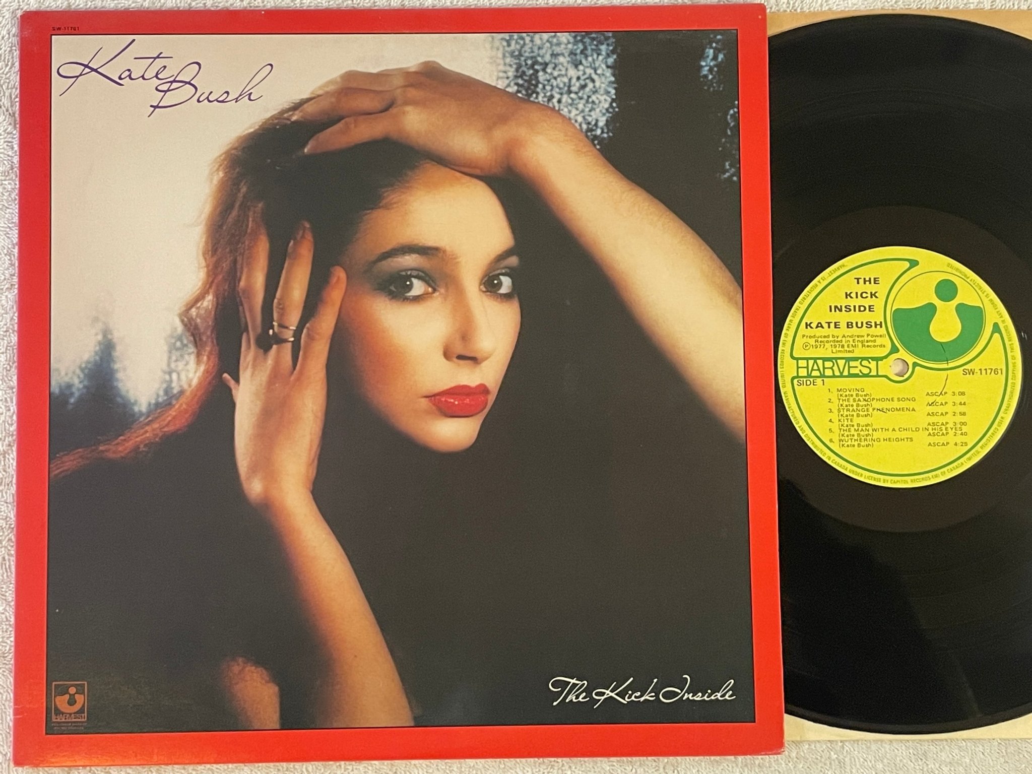 Omslagsbild för skivan KATE BUSH the kick inside LP -78 Can HARVEST SW-11761