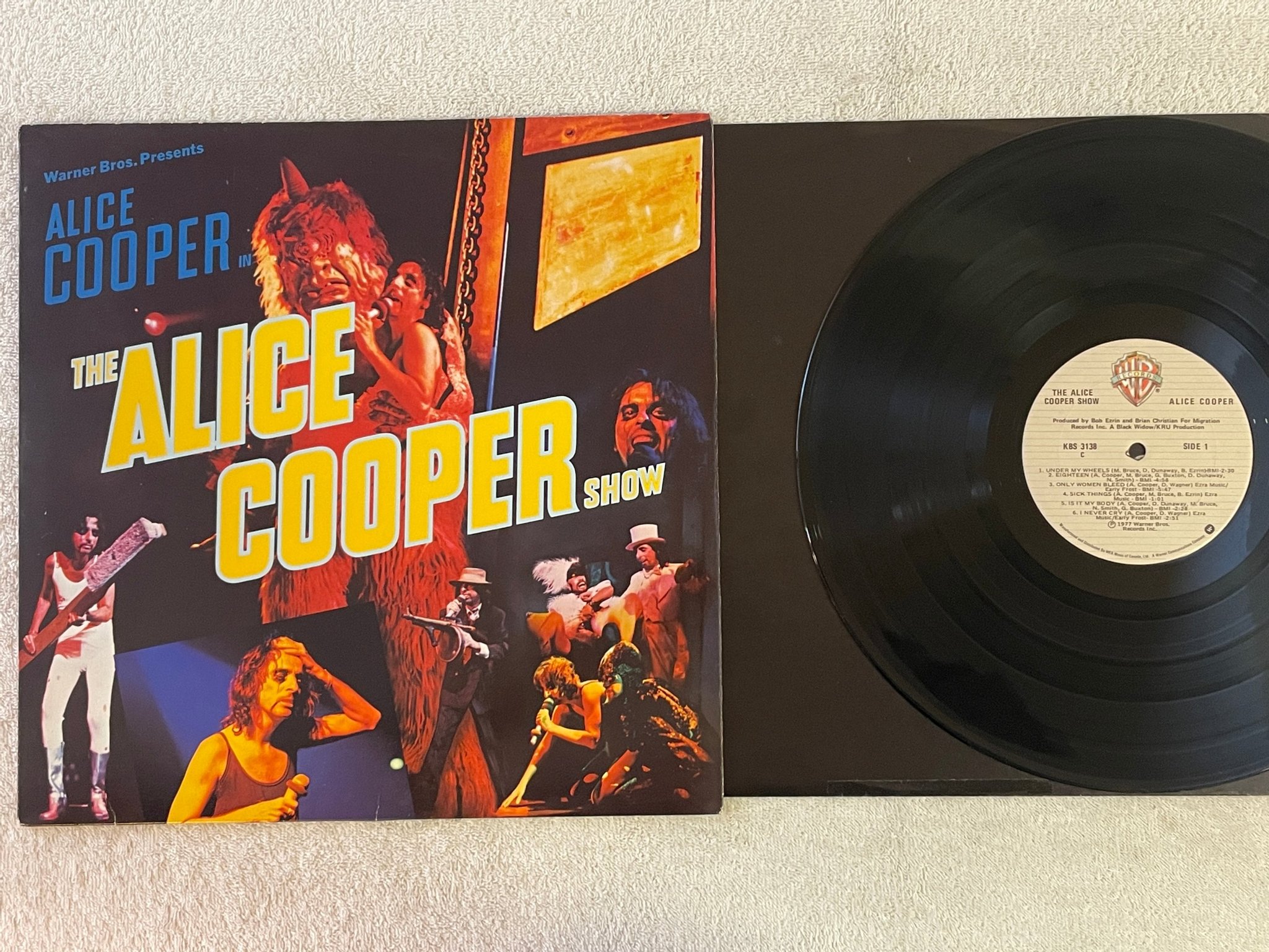 Omslagsbild för skivan ALICE COOPER the A. C. show LP -77 Can WARNER KBS 3138