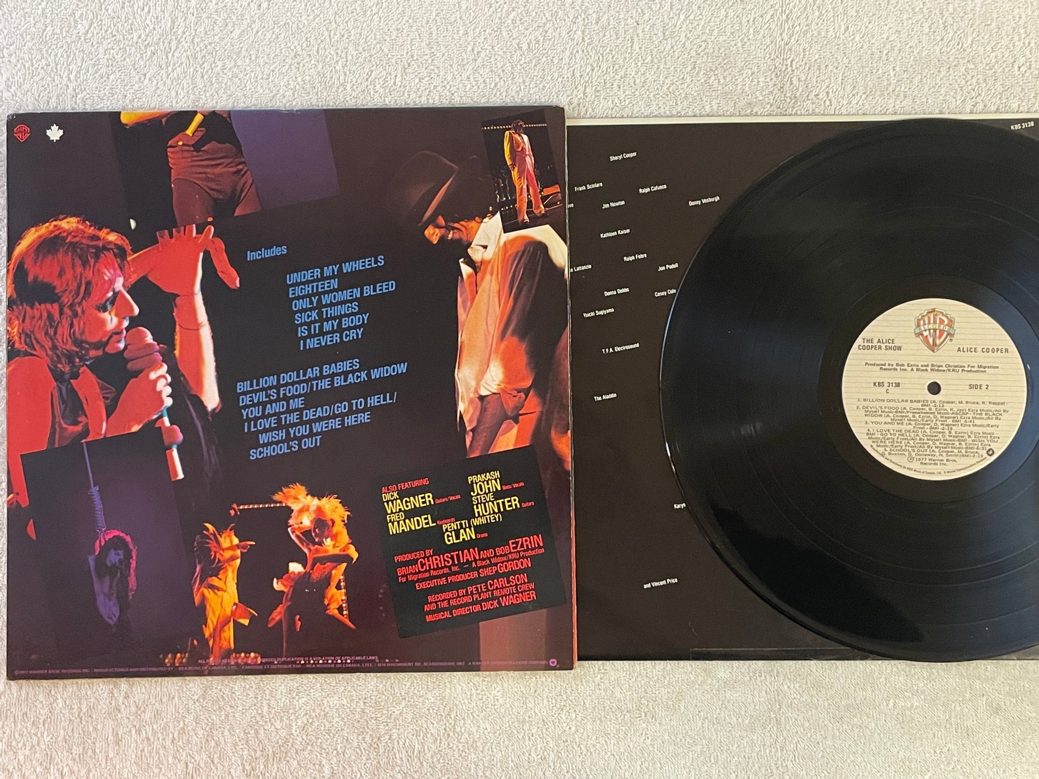 Omslagsbild för skivan ALICE COOPER the A. C. show LP -77 Can WARNER KBS 3138