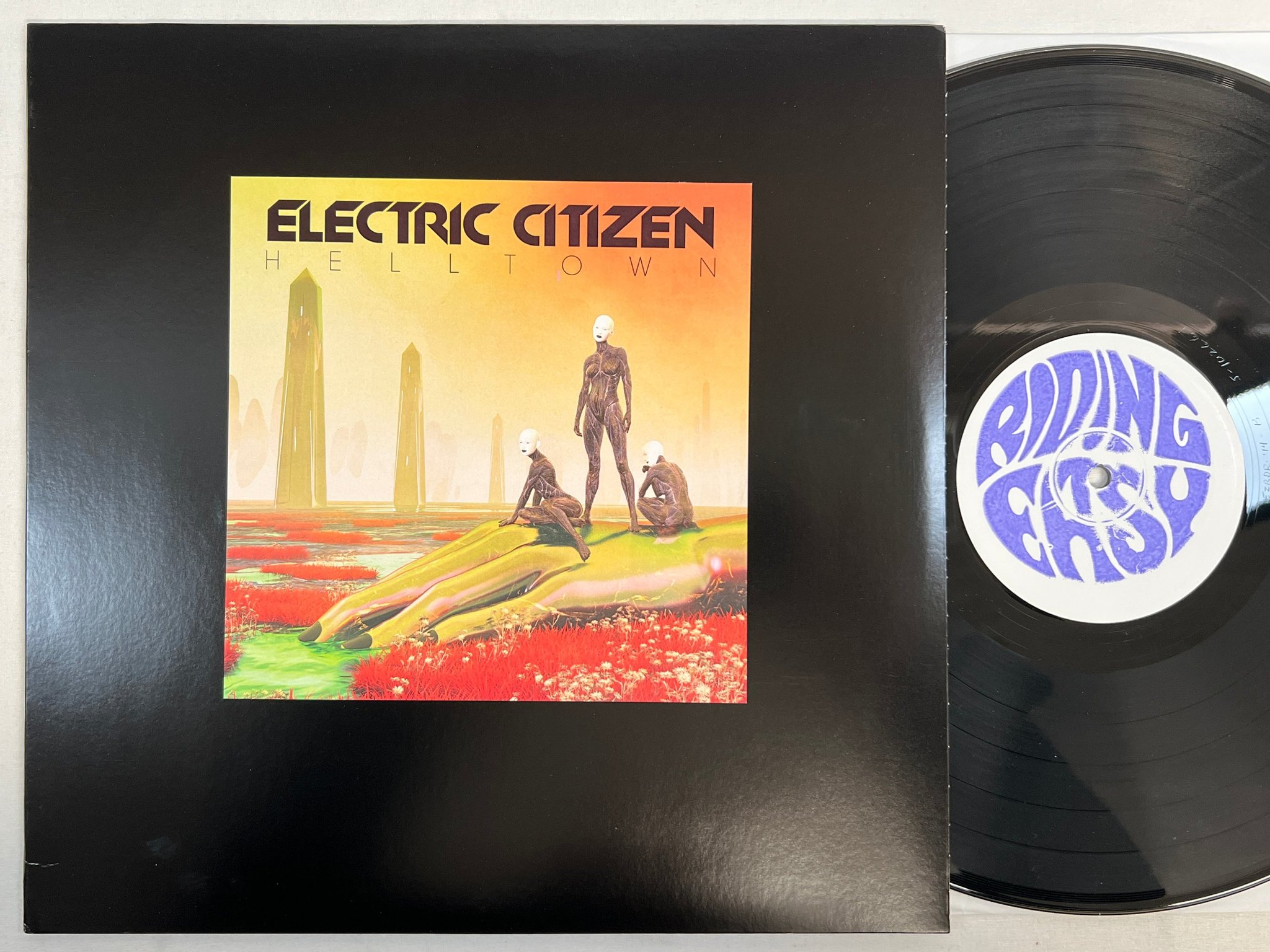 Omslagsbild för skivan ELECTRIC CITIZEN Helltown LP 2016 US TEST PRESS RidingEasy EZRDR094