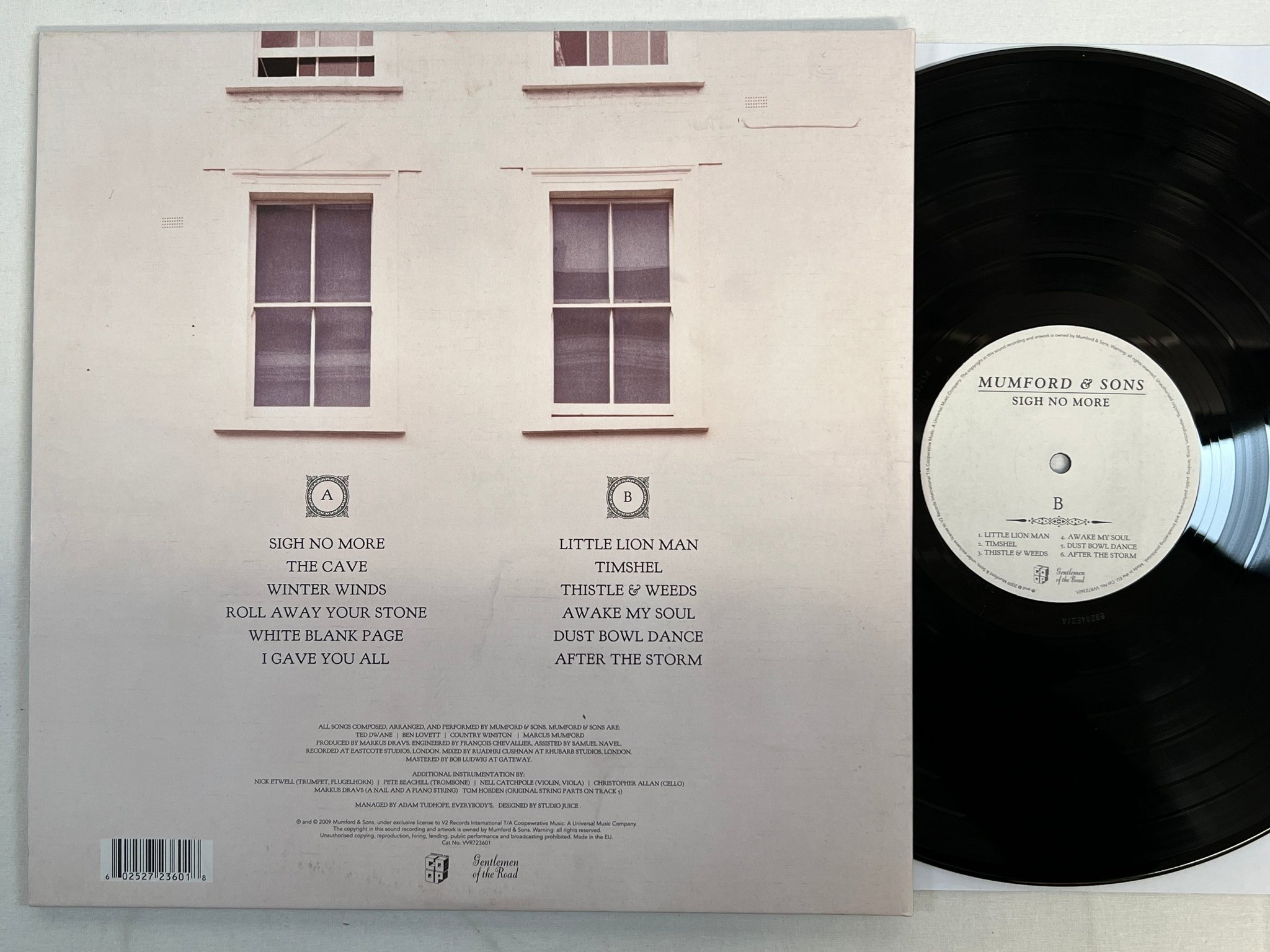 Omslagsbild för skivan MUMFORD & SONS sigh no more LP 2009 V2 RECORDS VVR723601