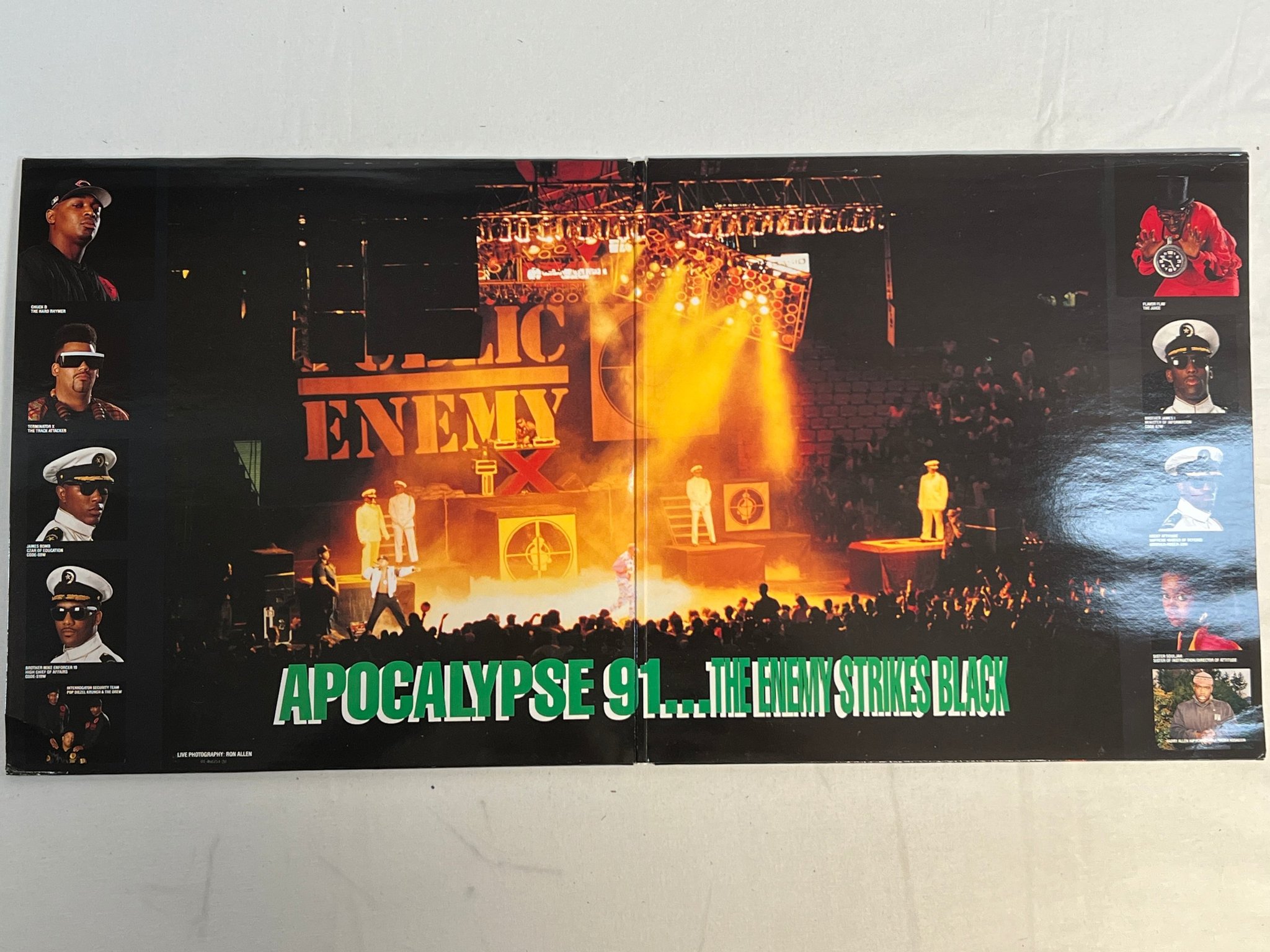 Omslagsbild för skivan PUBLIC ENEMY Apocalypse 91 2xLP -91 Ger DEF JAM 468751 1