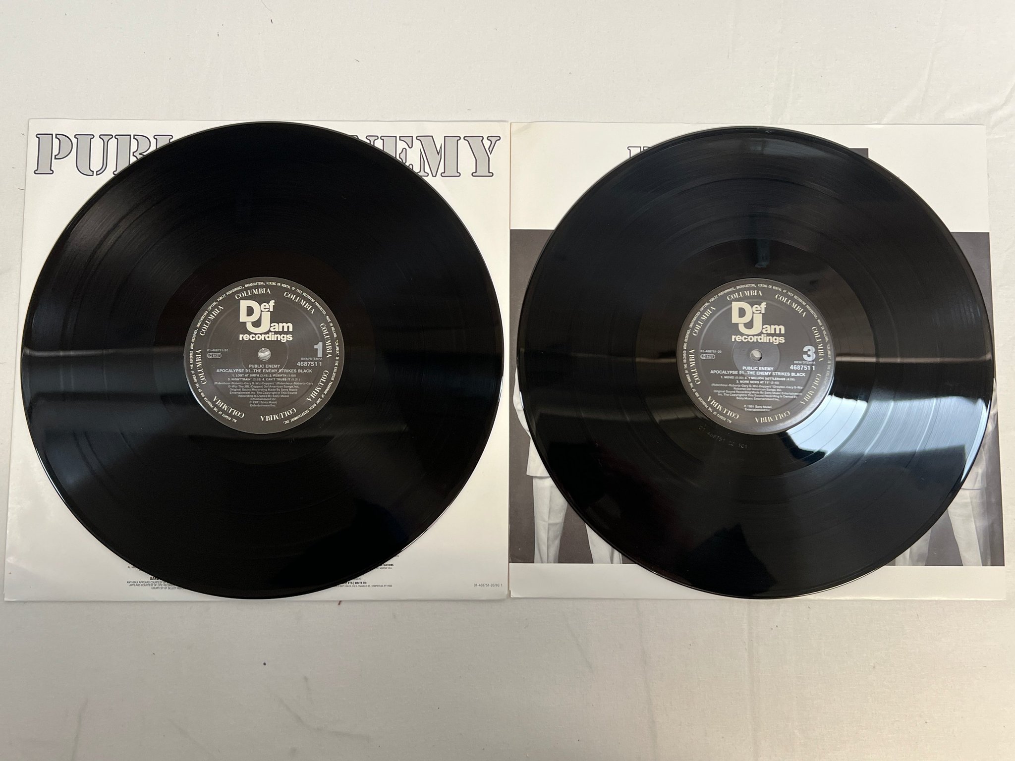 Omslagsbild för skivan PUBLIC ENEMY Apocalypse 91 2xLP -91 Ger DEF JAM 468751 1