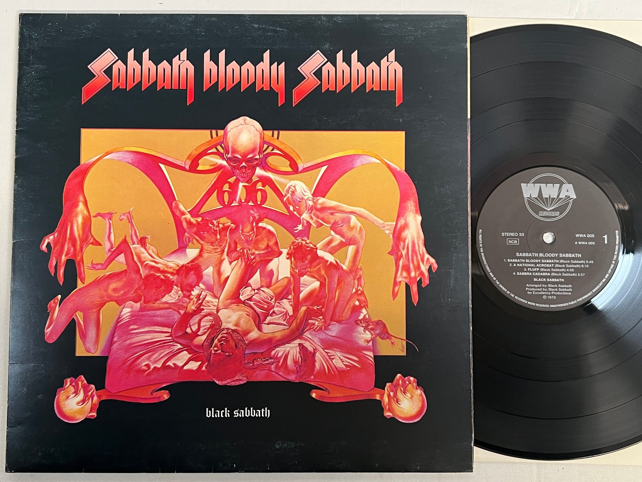 Omslagsbild för skivan BLACK SABBATH Sabbath bloody sabbath LP re ncb WWA WWA 005 