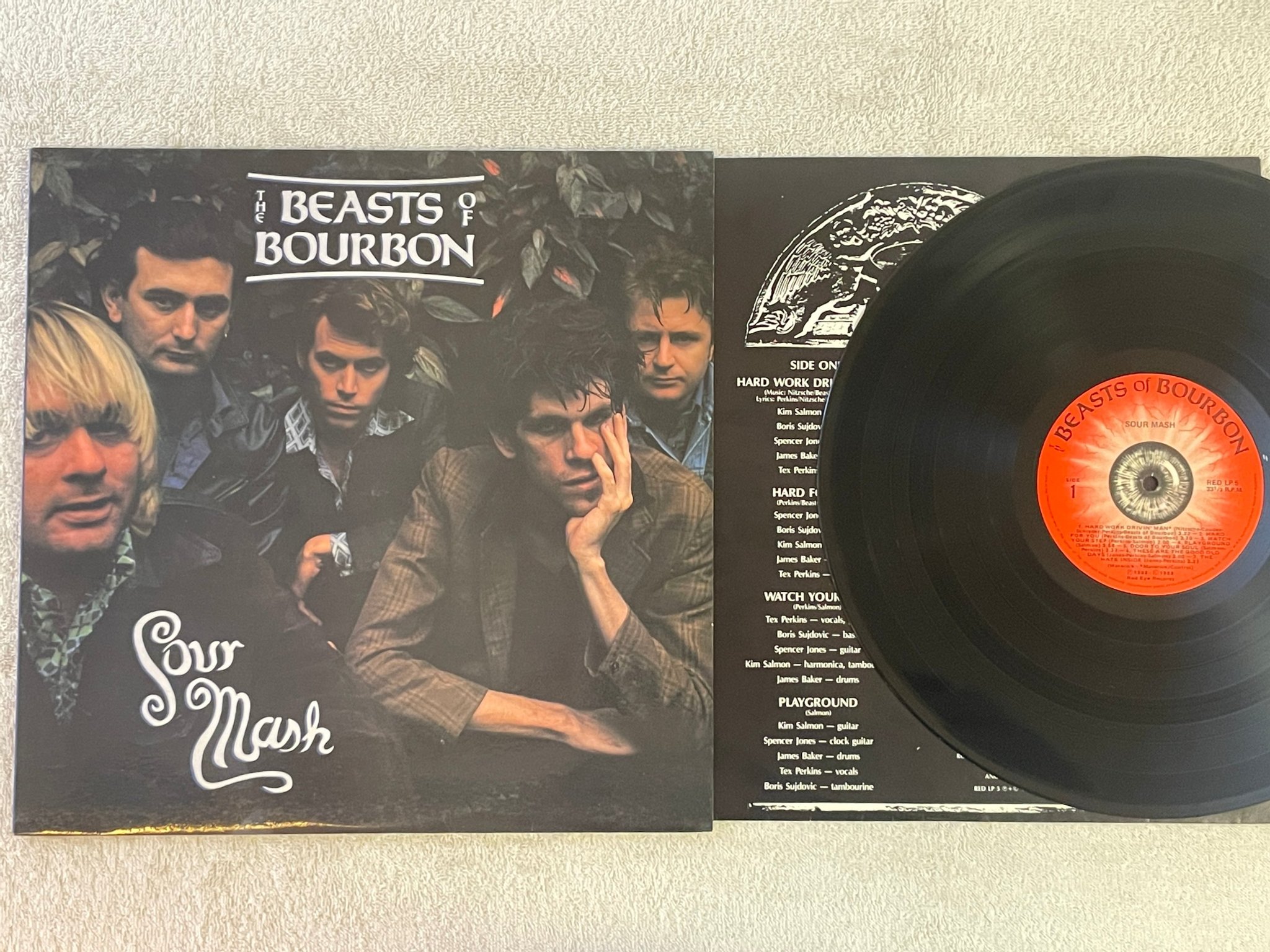 Omslagsbild för skivan THE BEASTS OF BOURBON Sour Mash LP -88 Ger RED EYE RED LP 5 