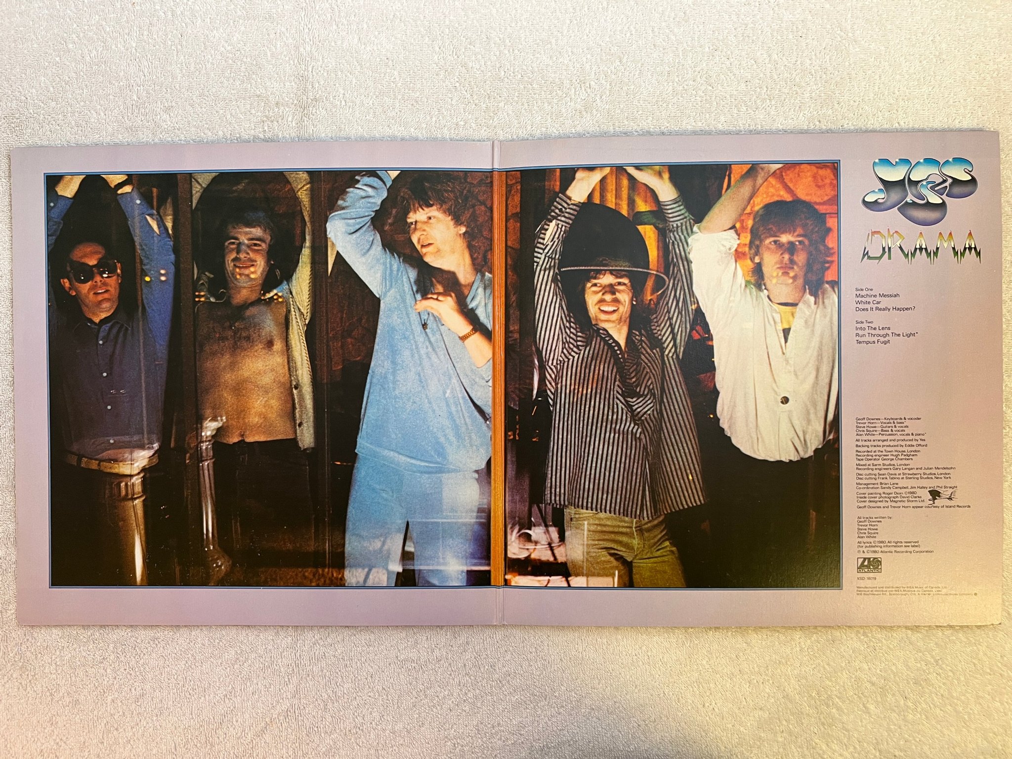 Omslagsbild för skivan YES drama LP -80 Can ATLANTIC  XSD 16019