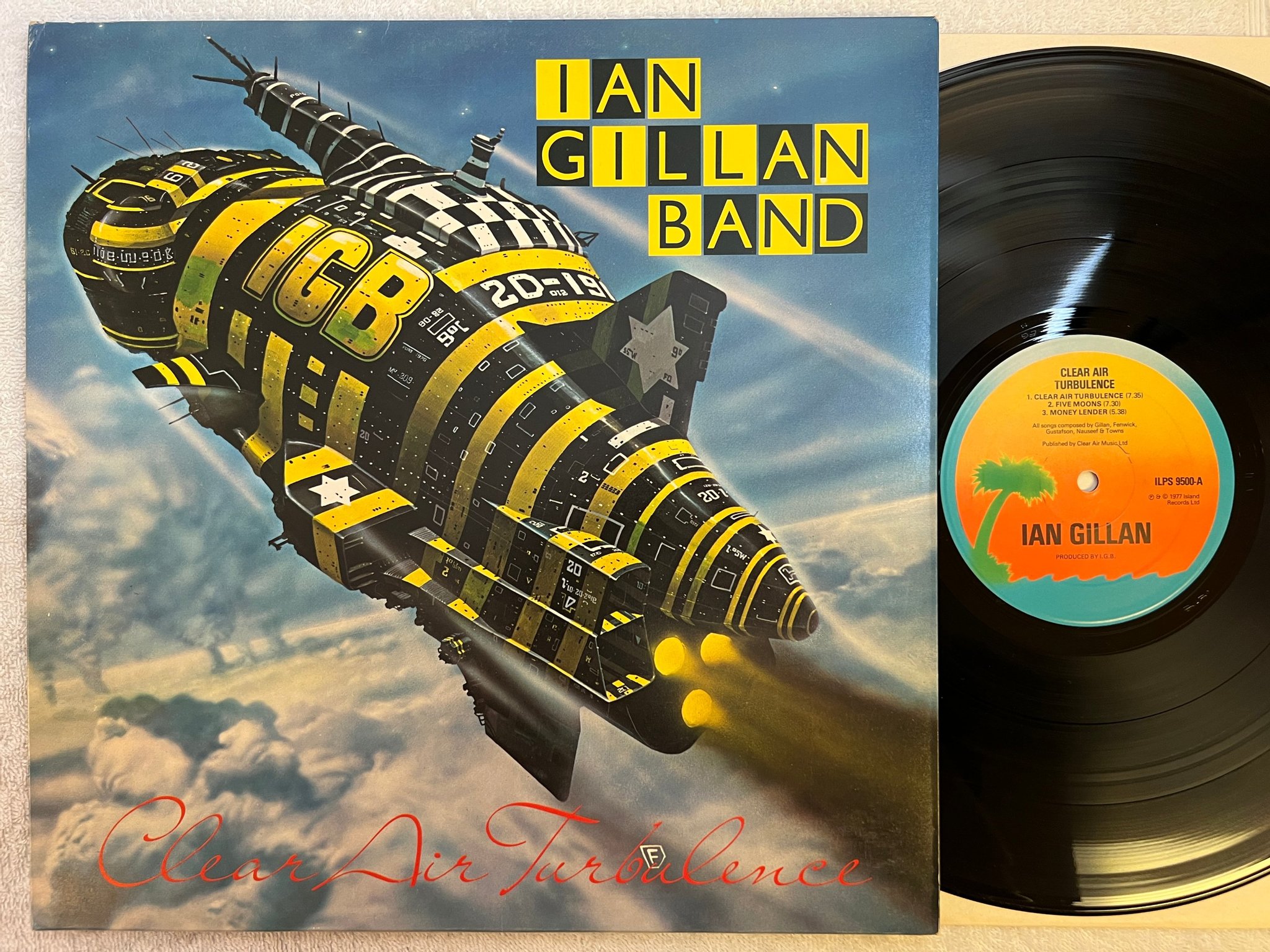 Omslagsbild för skivan IAN GILLAN clear air turbulence LP -77 UK ISLAND ILPS 9500 