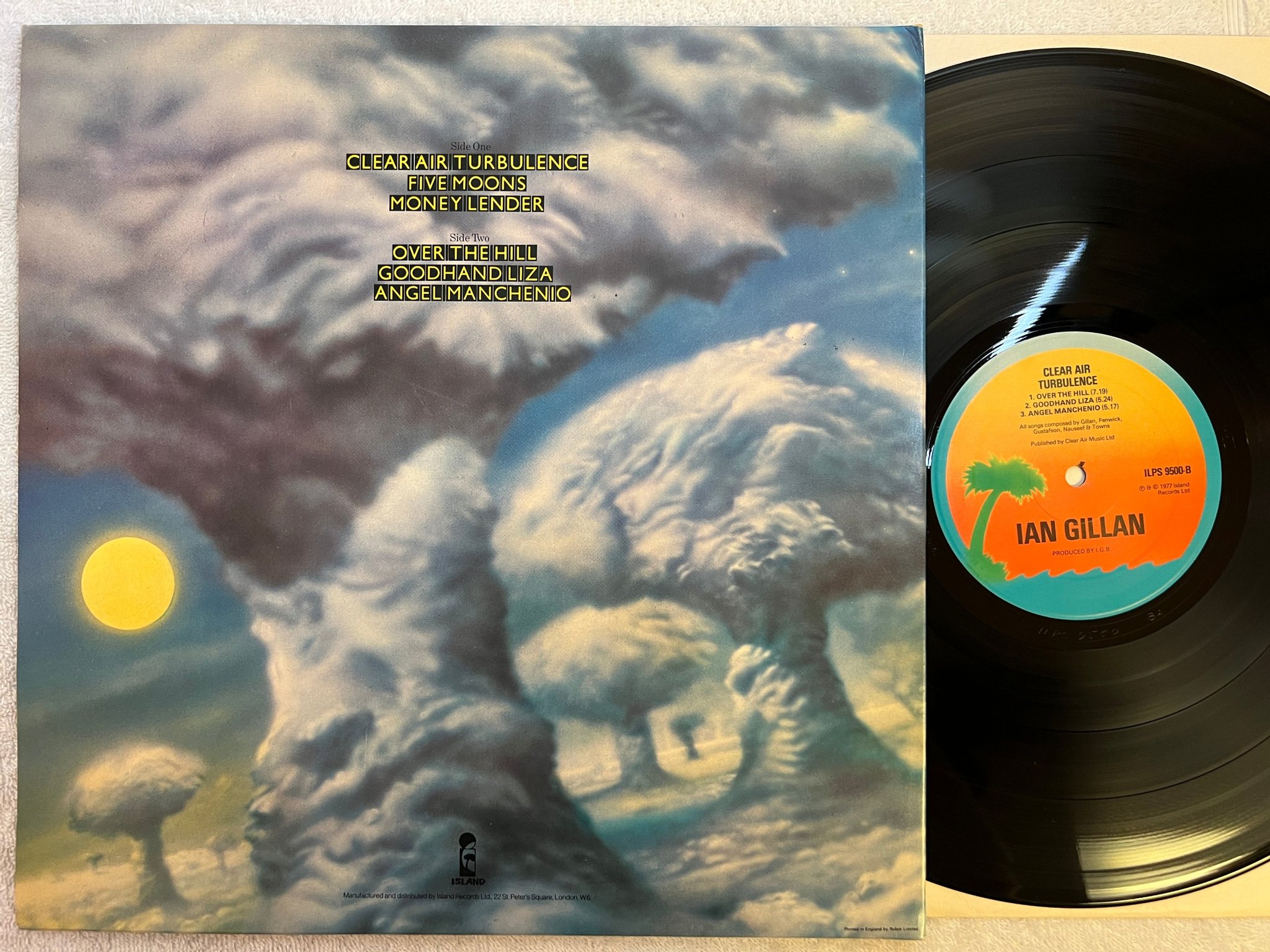 Omslagsbild för skivan IAN GILLAN clear air turbulence LP -77 UK ISLAND ILPS 9500 