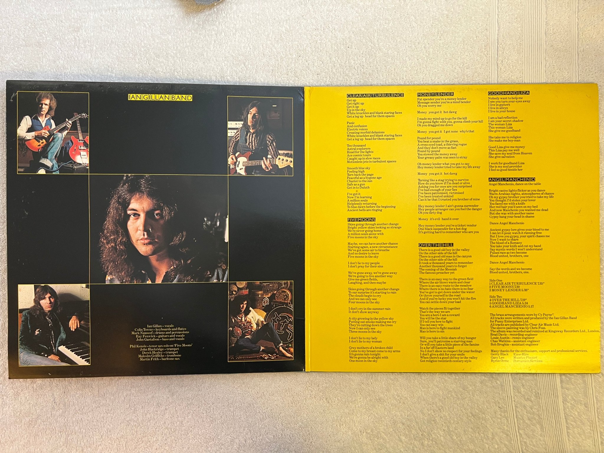 Omslagsbild för skivan IAN GILLAN clear air turbulence LP -77 UK ISLAND ILPS 9500 