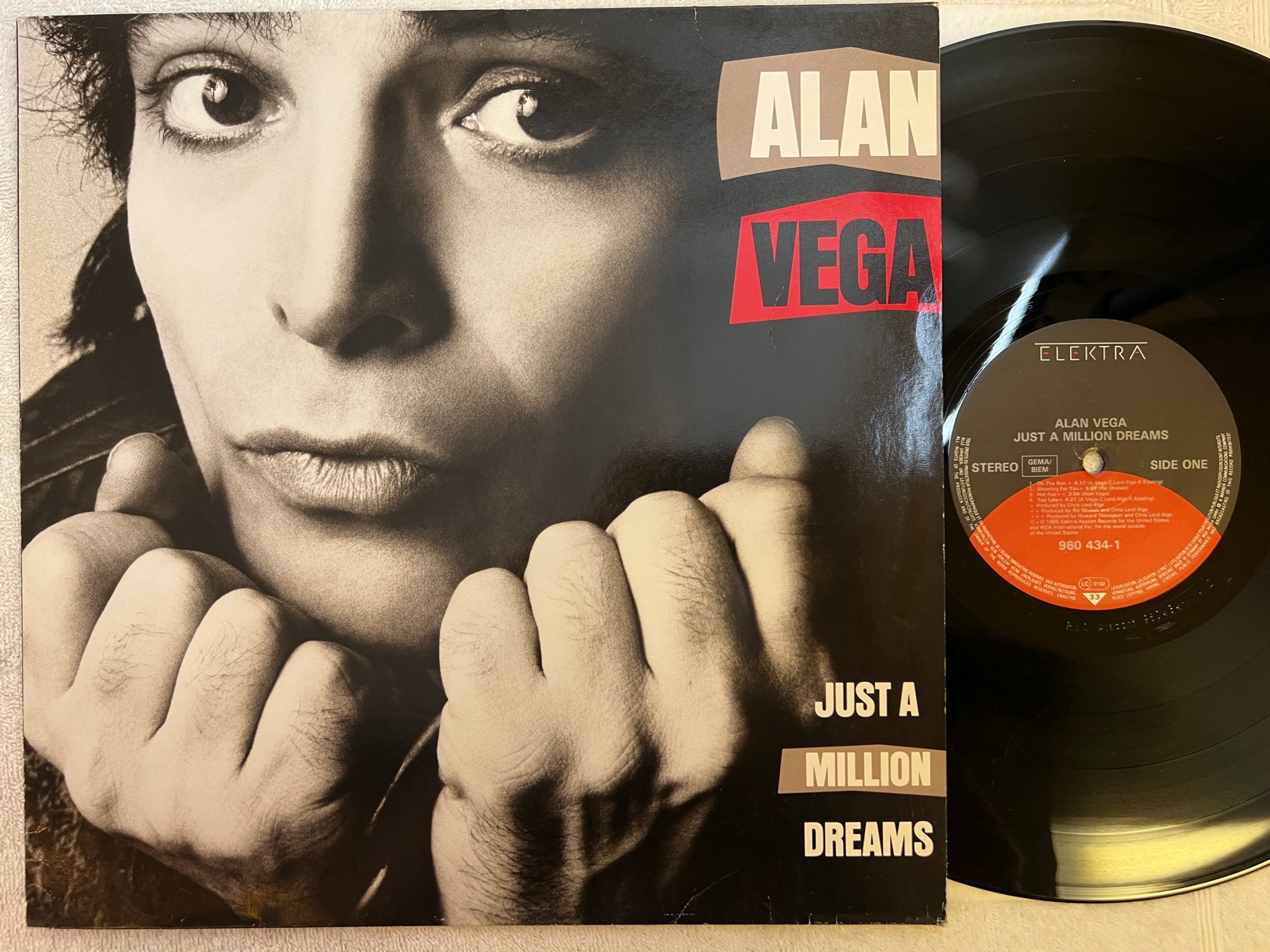 Omslagsbild för skivan ALAN VEGA Just A Million Dreams LP -85 elektra 960434-1