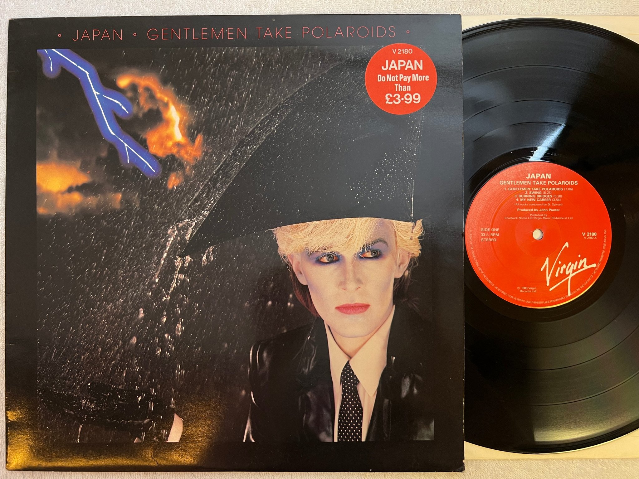 Omslagsbild för skivan JAPAN gentlemen take polaroids LP -80 UK VIRGIN V2180 misprint
