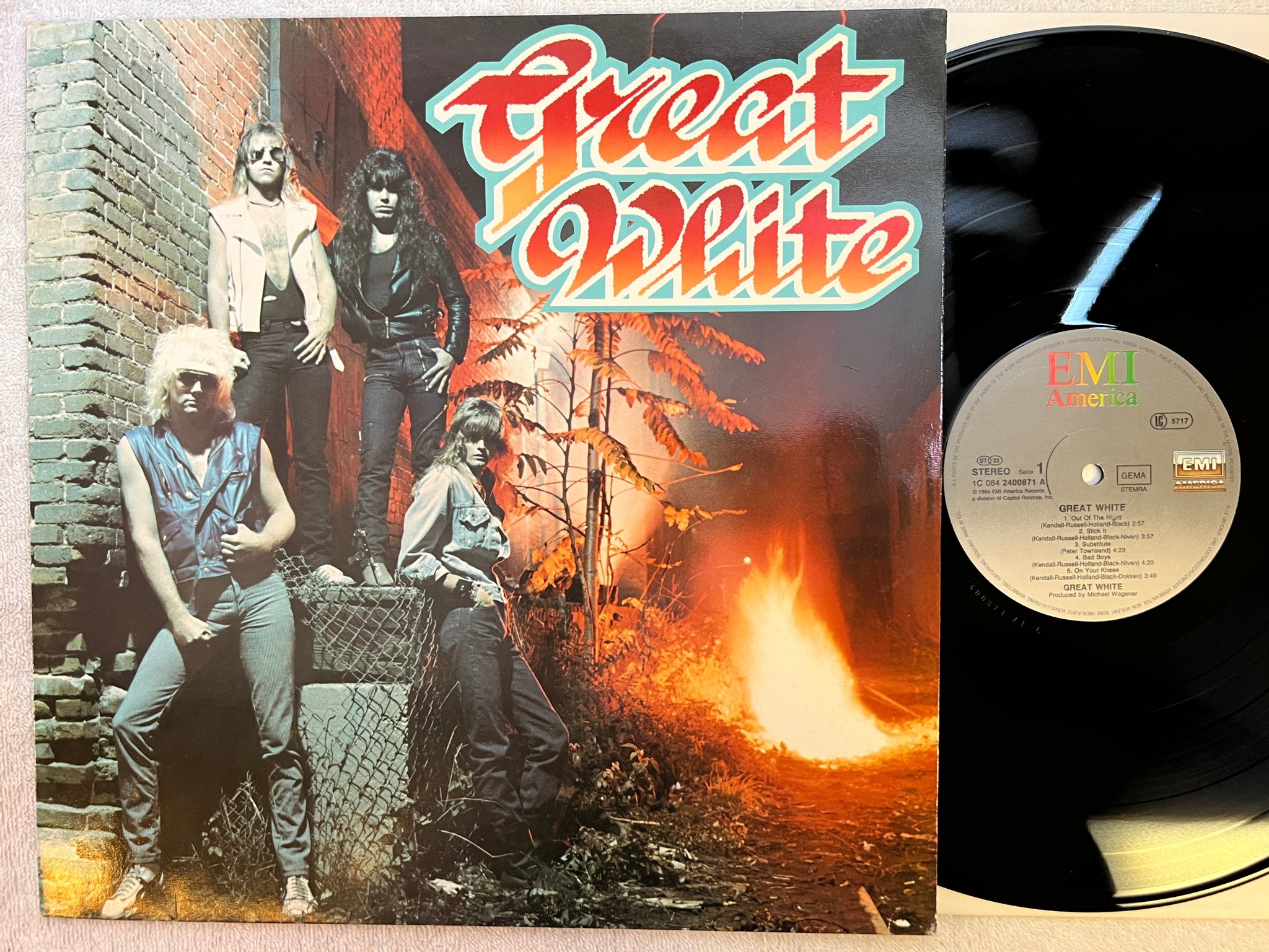 Omslagsbild för skivan GREAT WHITE s/t LP -84 EMI AMERICA 1C 064-2400871