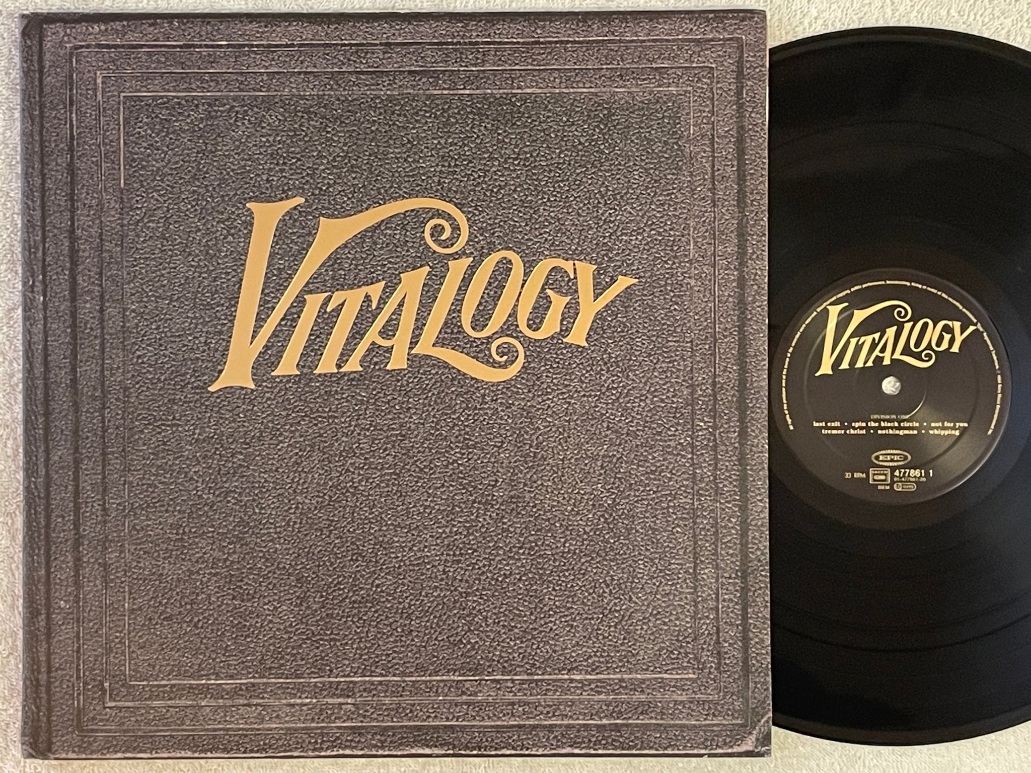 Omslagsbild för skivan PEARL JAM vitalogy LP -94 Eu EPIC 4778611 ** WOW **