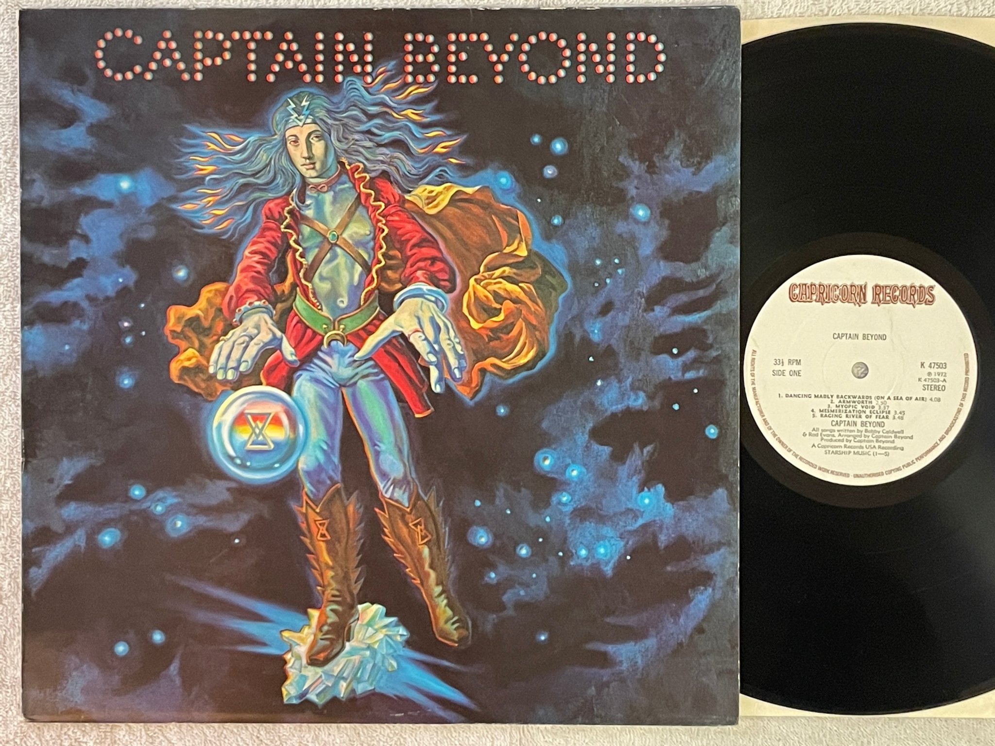 Omslagsbild för skivan CAPTAIN BEYOND s/t LP -72 UK CAPRICORN K 47503 ** yeah **