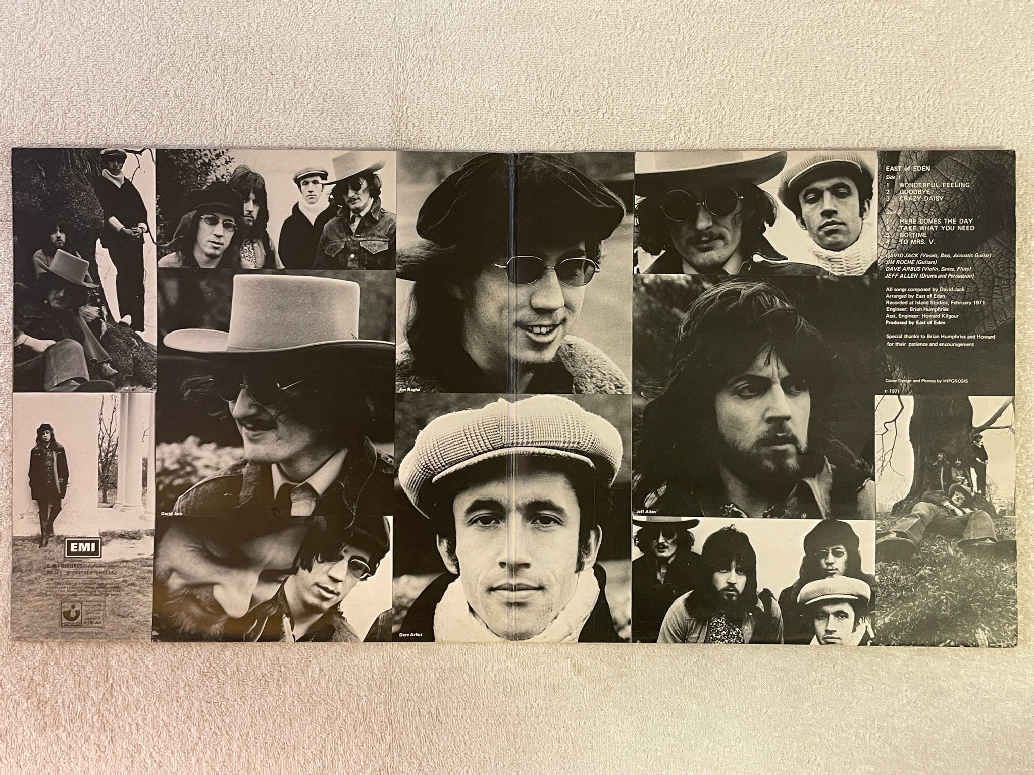 Omslagsbild för skivan EAST OF EDEN s/t LP -71 UK HARVEST SHVL 792 