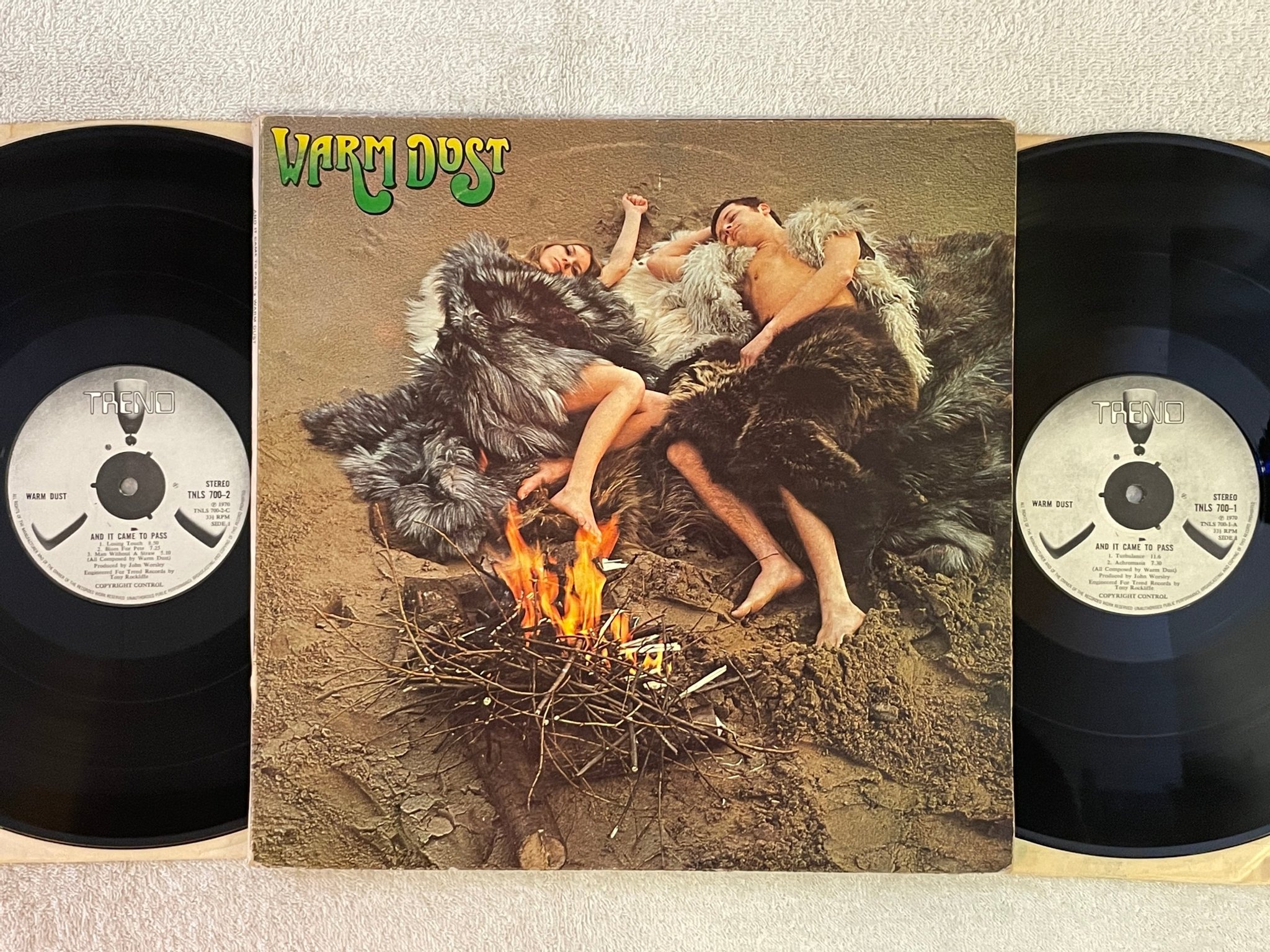 Omslagsbild för skivan WARM DUST and it came to pass 2xLP -70 UK TREND 700 jazz-prog