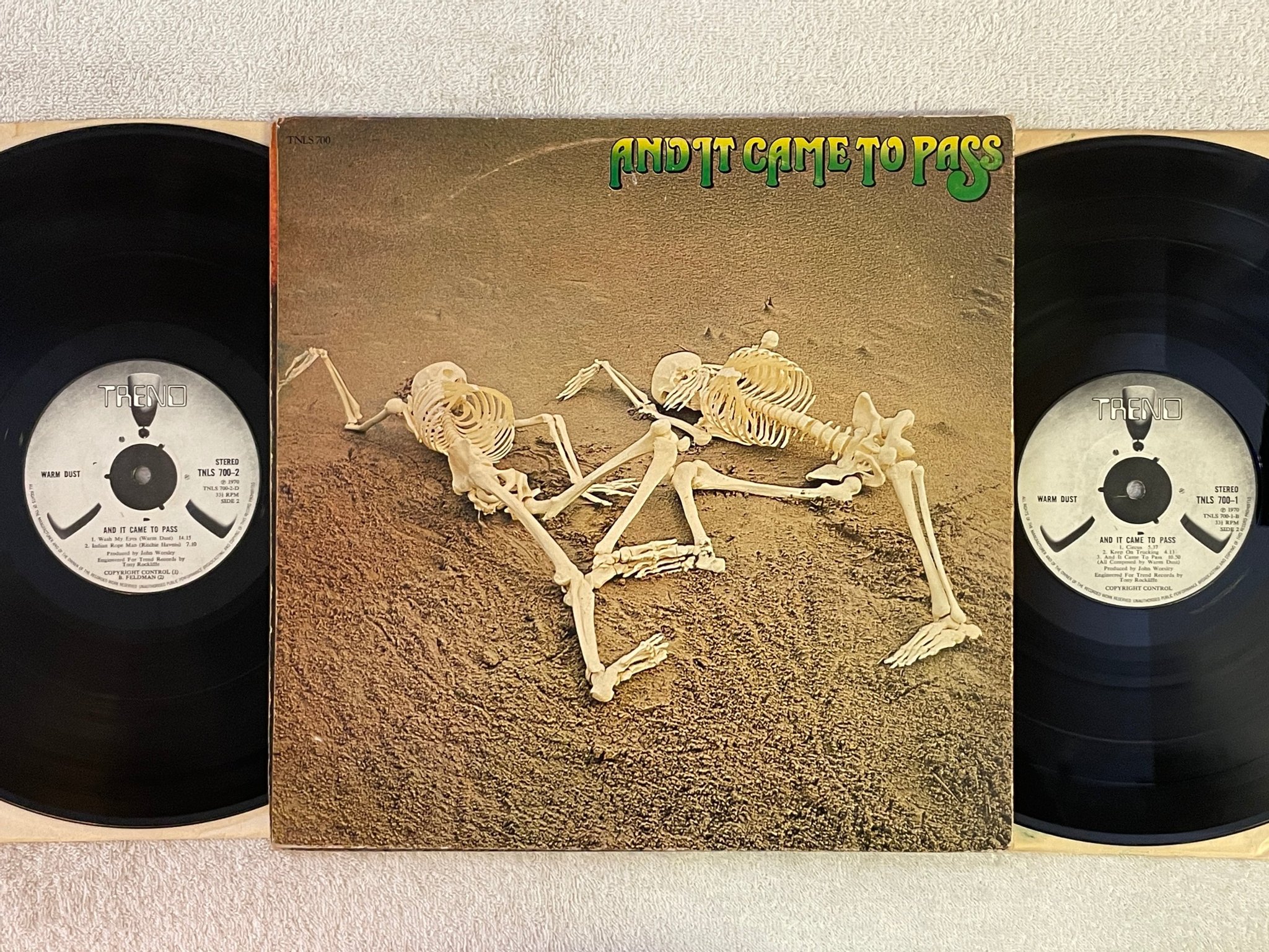 Omslagsbild för skivan WARM DUST and it came to pass 2xLP -70 UK TREND 700 jazz-prog