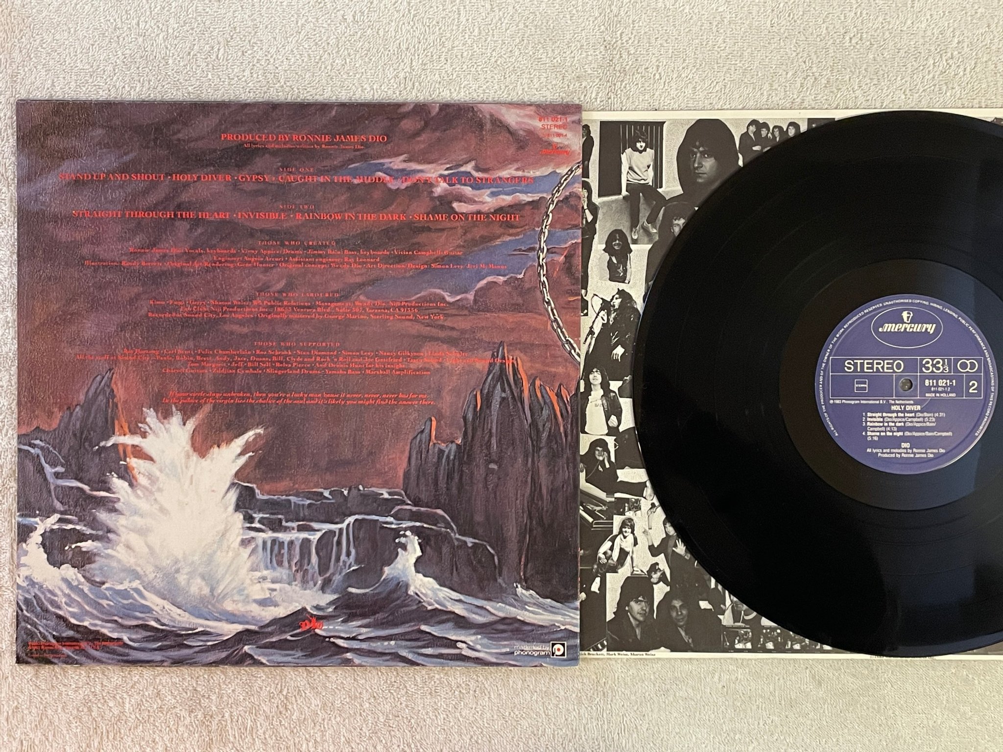 Omslagsbild för skivan DIO holy diver LP -83 Hol MERCURY 811 021-1