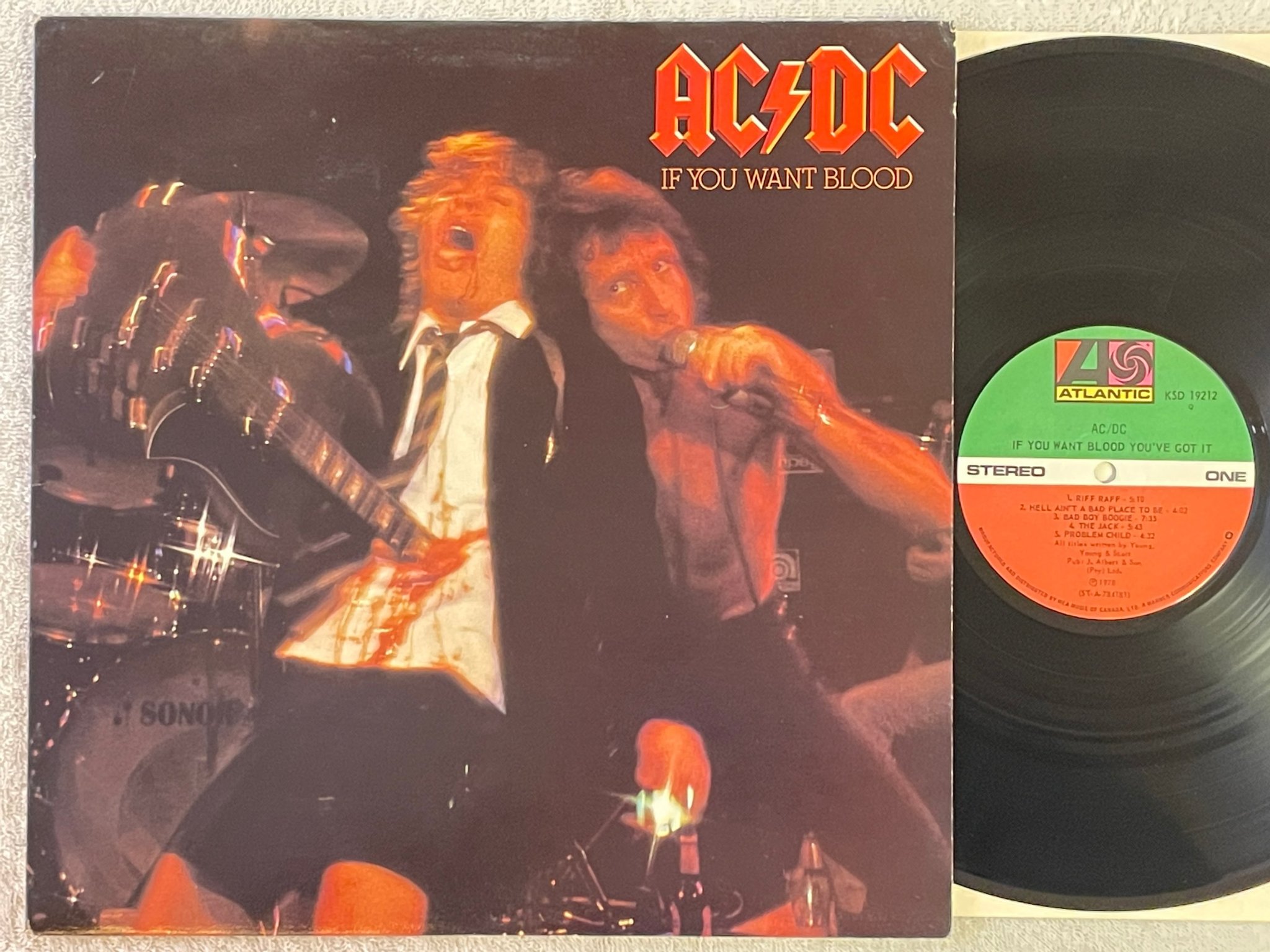 Omslagsbild för skivan AC/DC If You Want Blood You've Got It LP -78 Can ATLANTIC KSD 19212