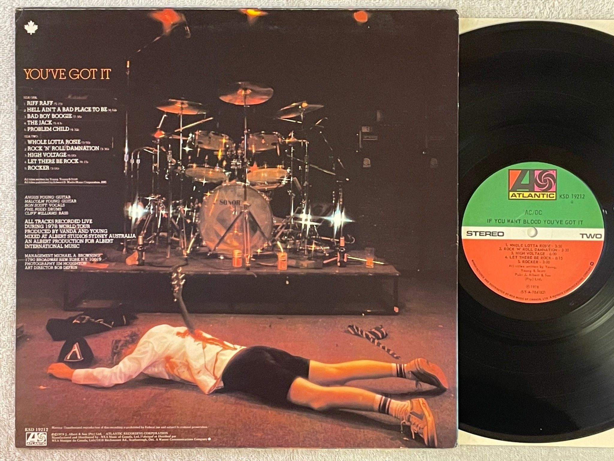 Omslagsbild för skivan AC/DC If You Want Blood You've Got It LP -78 Can ATLANTIC KSD 19212
