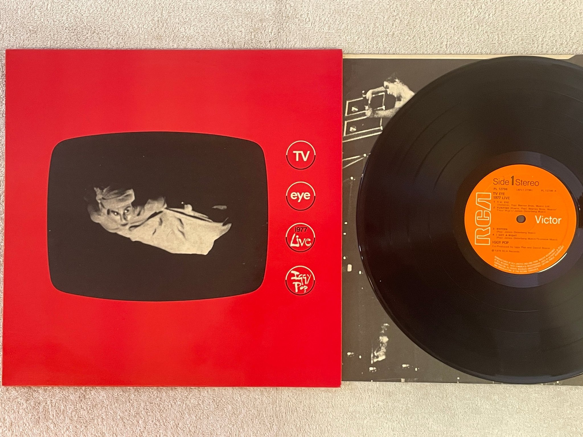 Omslagsbild för skivan IGGY POP tv eye 1977 live  LP -78 UK RCA PL 12796