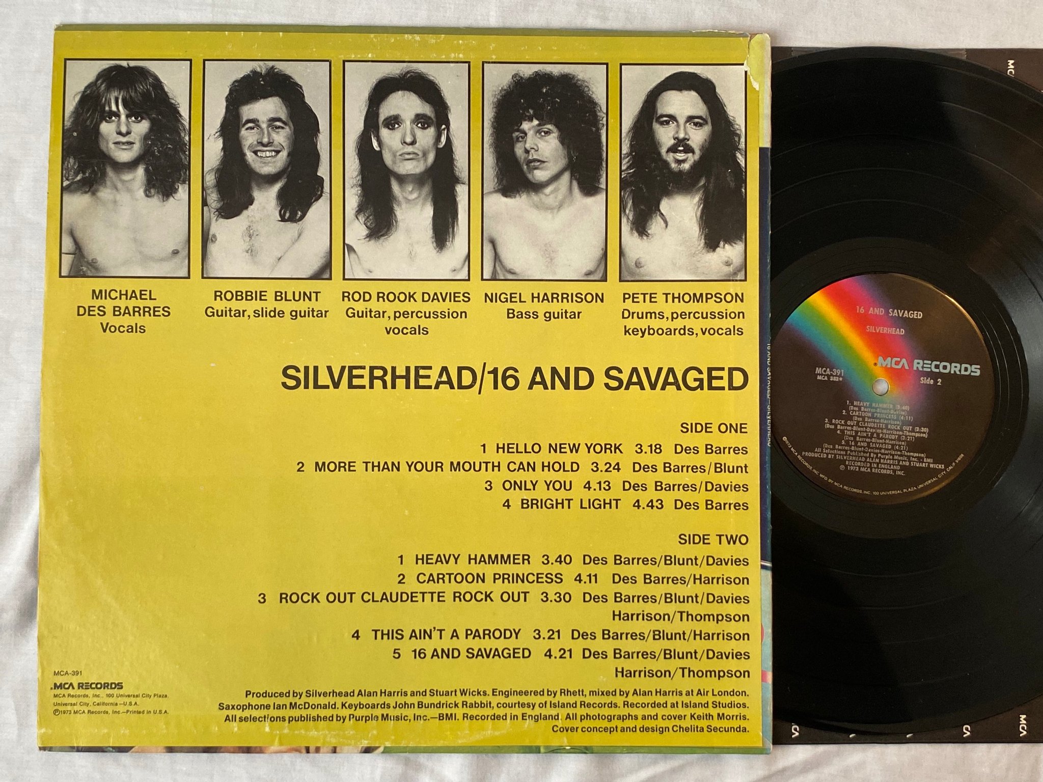 Omslagsbild för skivan SILVERHEAD 16 and savaged LP -73 US MCA 391