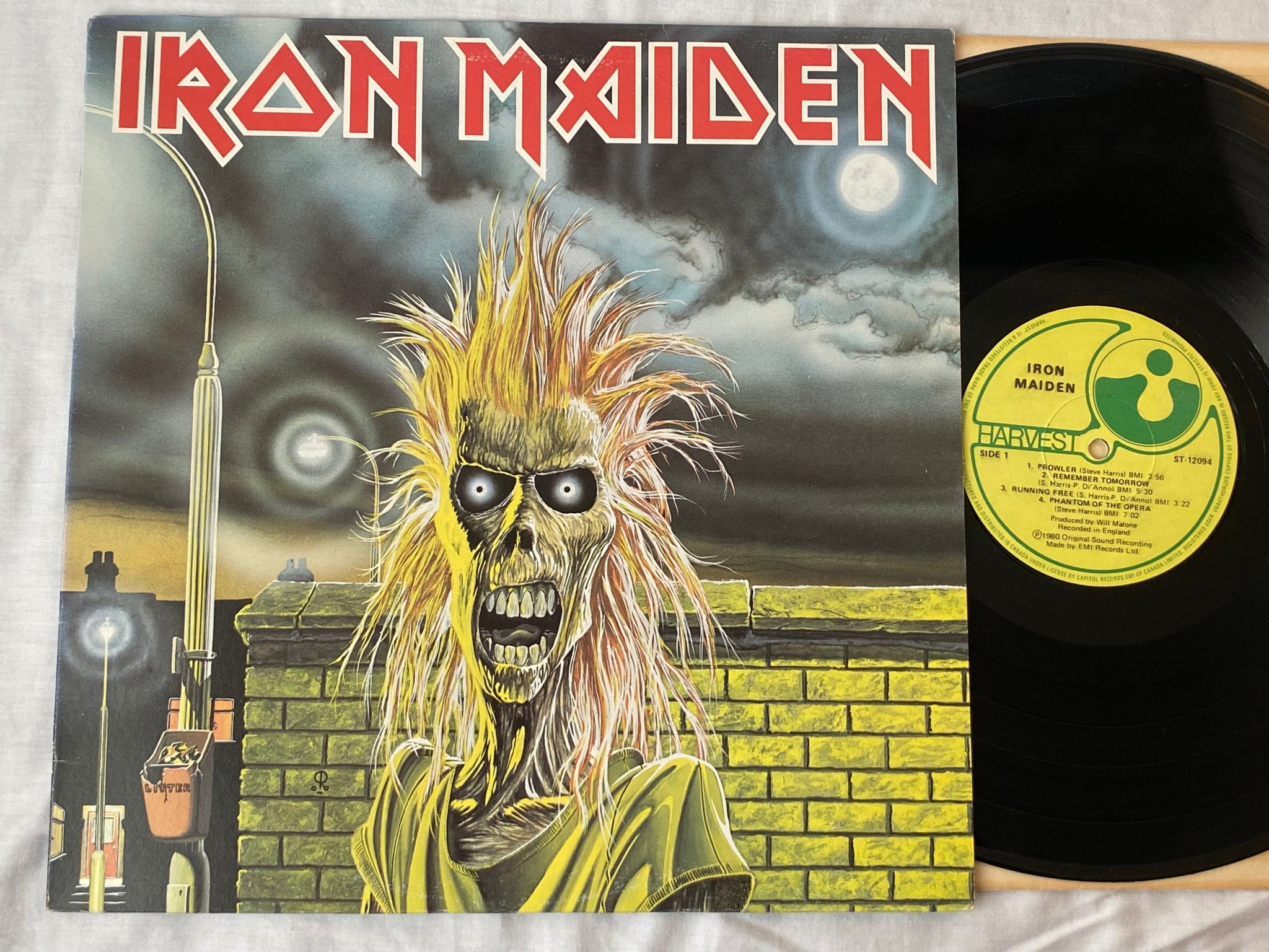 Omslagsbild för skivan IRON MAIDEN s/t LP -80 Can HARVEST ST 12094
