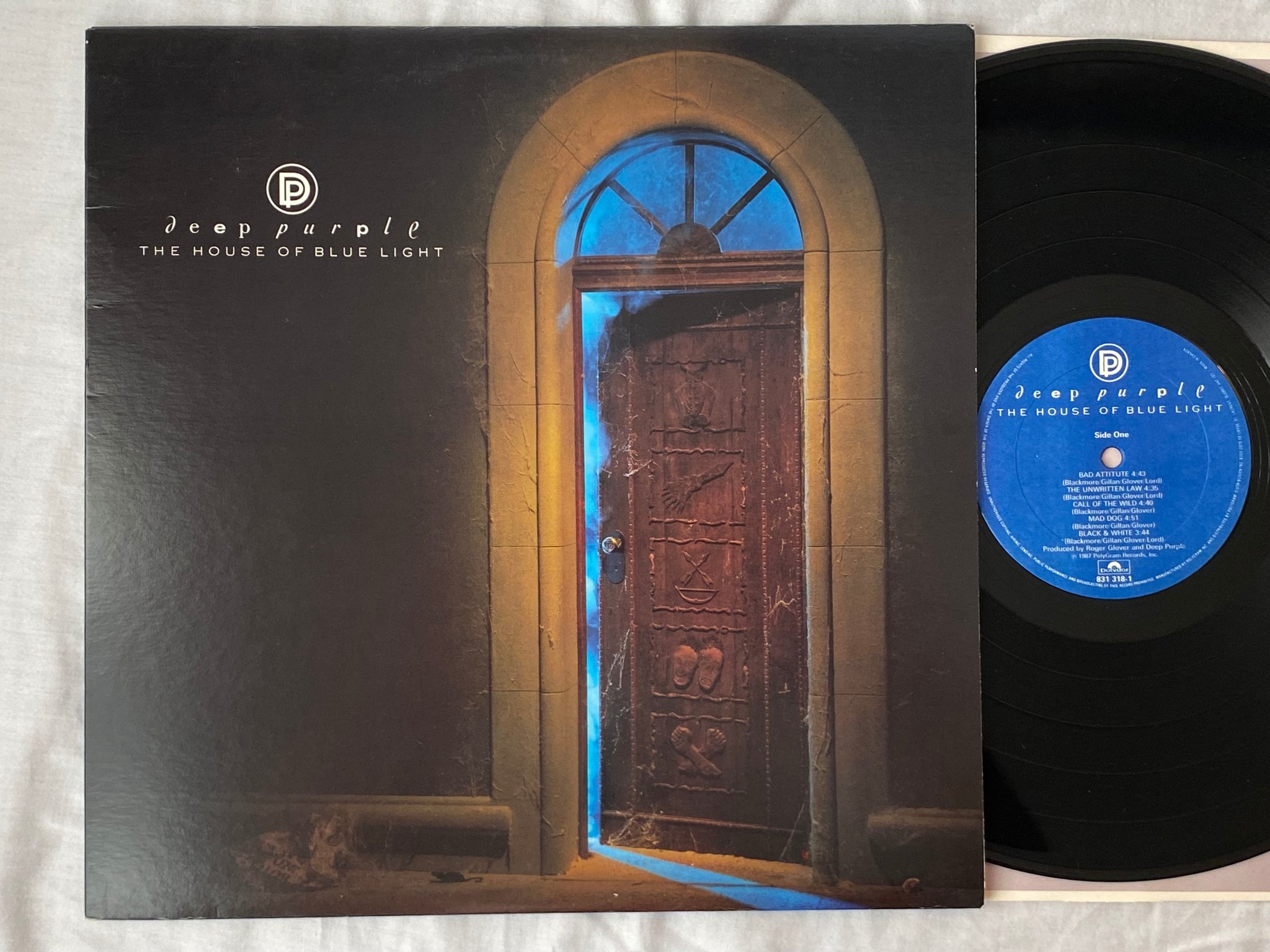 Omslagsbild för skivan DEEP PURPLE the house of blue light LP -87 Can POLYDOR 831 318-1