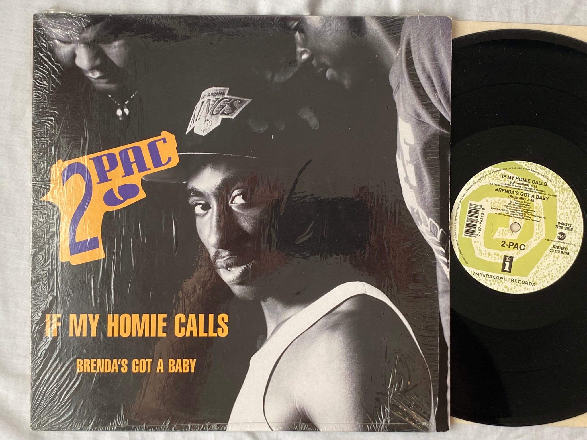 Omslagsbild för skivan 2PAC Brenda's Got A Baby 12"single -92 US INTERSCOPE 0-96212 ** CLASSIC **