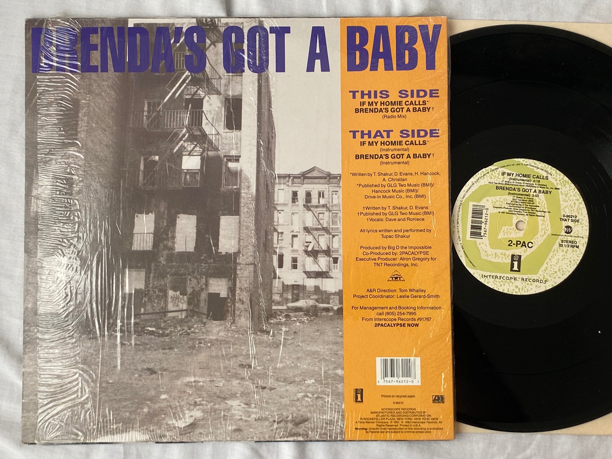 Omslagsbild för skivan 2PAC Brenda's Got A Baby 12"single -92 US INTERSCOPE 0-96212 ** CLASSIC **