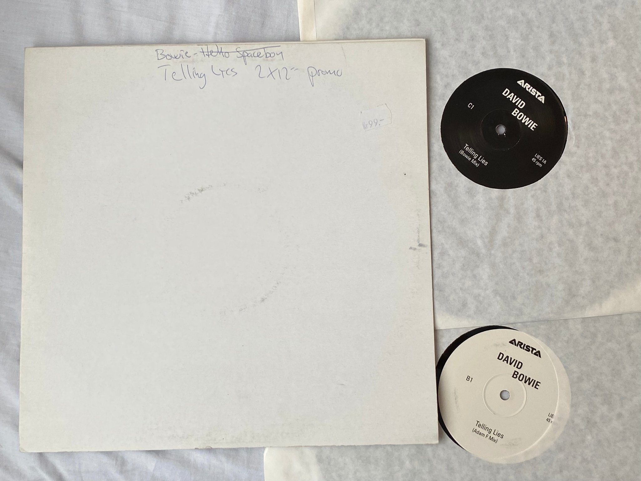 Omslagsbild för skivan DAVID BOWIE telling lies 2x12"single -96 Eu ARISTA LIES 1A drum n bass PROMO 