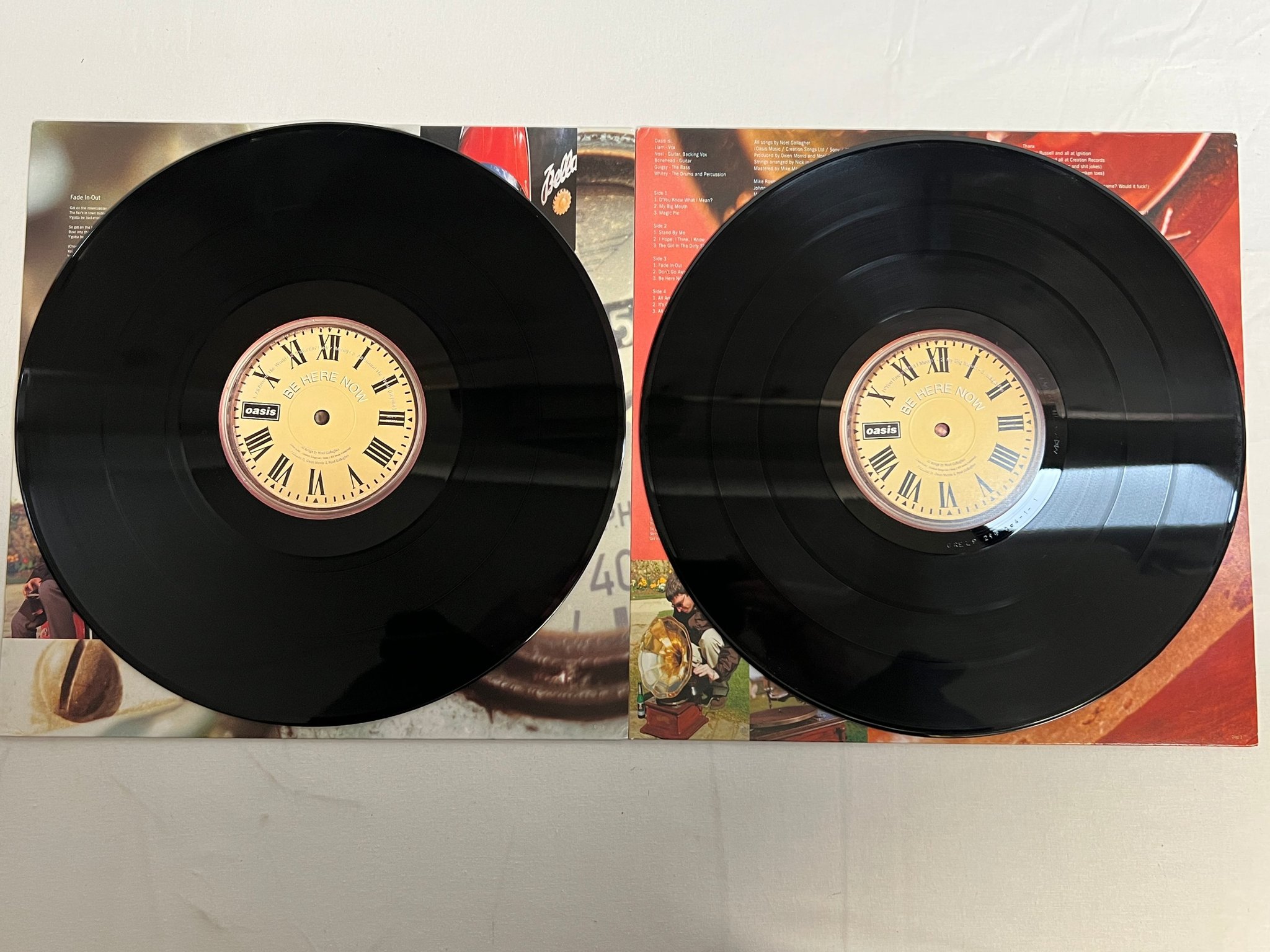 Omslagsbild för skivan OASIS Be Here Now 2xLP -97 UK CREATION CRELP 219 ** wow **