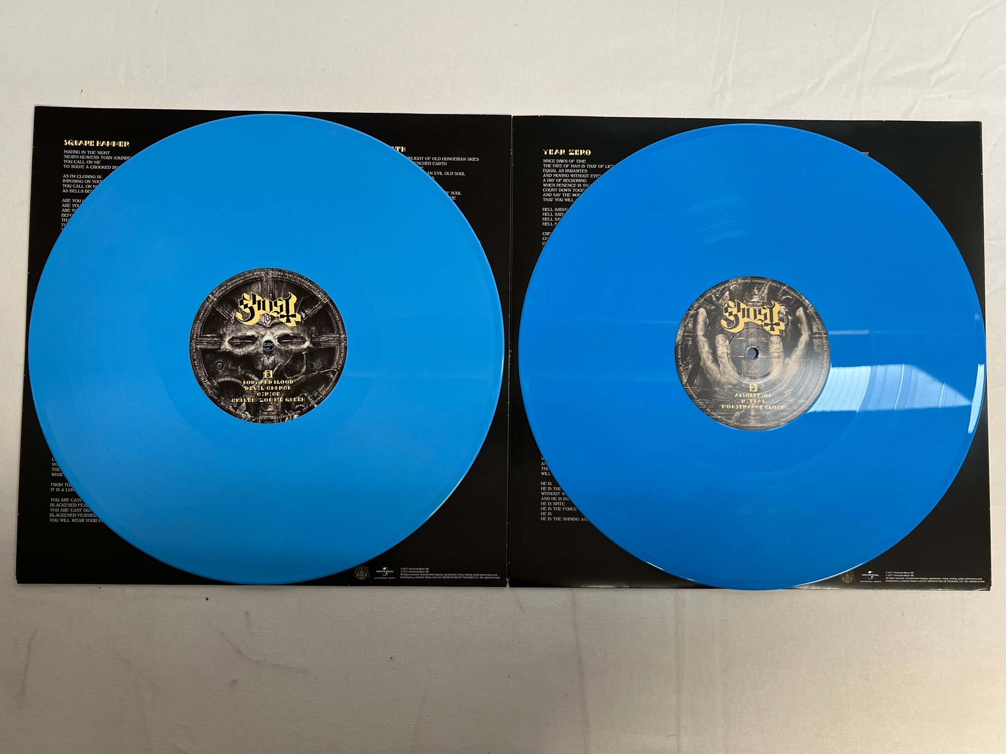 Omslagsbild för skivan GHOST Ceremony And Devotion 2xLP 2018 UNIVERSAL 060256701484 blue vinyl