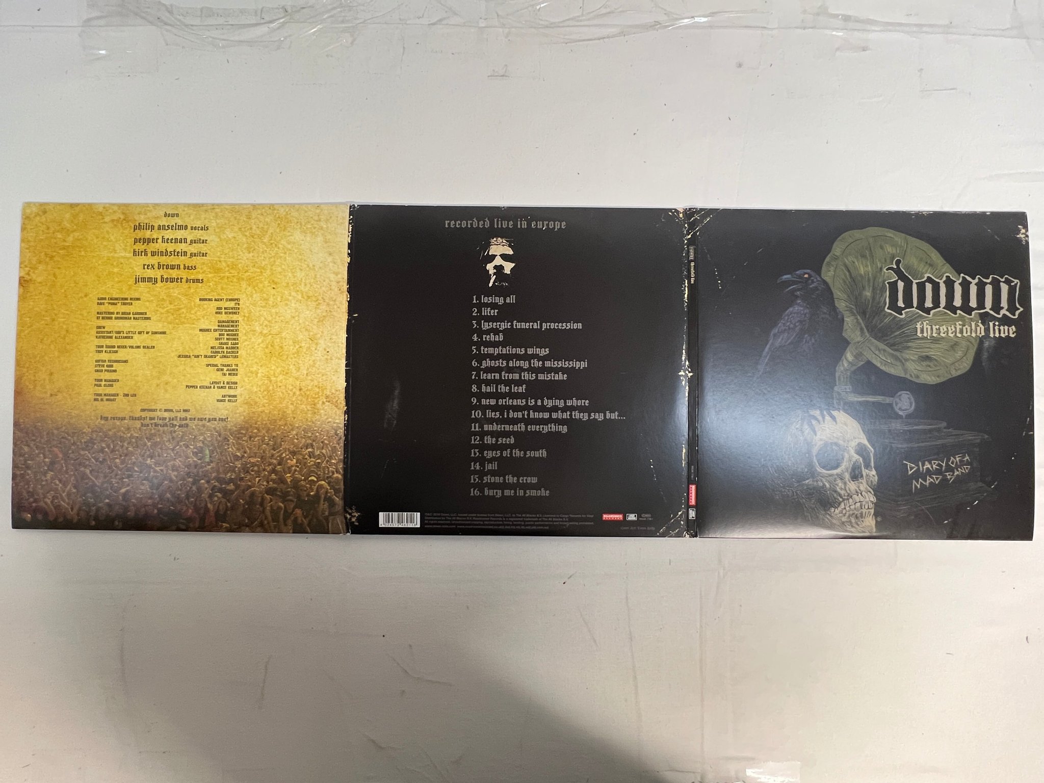 Omslagsbild för skivan DOWN Threefold Live: Diary Of A Mad Band 3xLP 2010 Eu CARGO RRCAR 7736-1 metal  