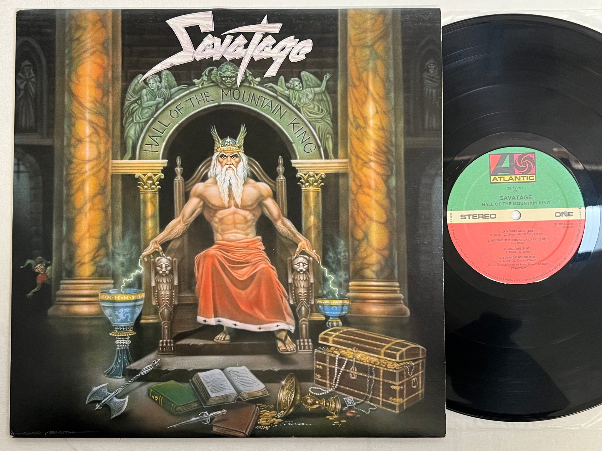 Omslagsbild för skivan SAVATAGE Hall Of The Mountain King LP -87 Can ATLANTIC 78 17751